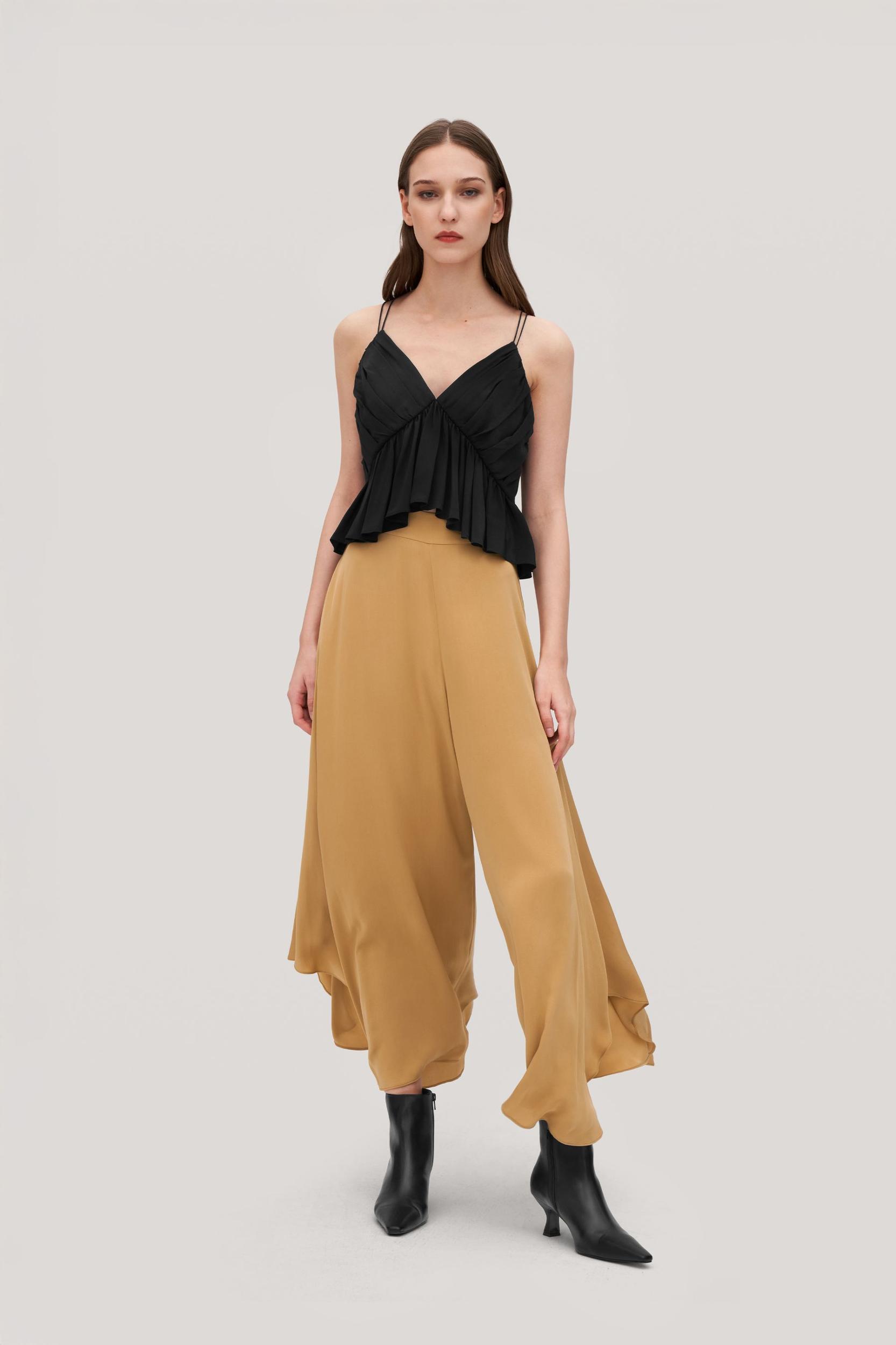 Wide-Legged Silk Fig Pants Product Image