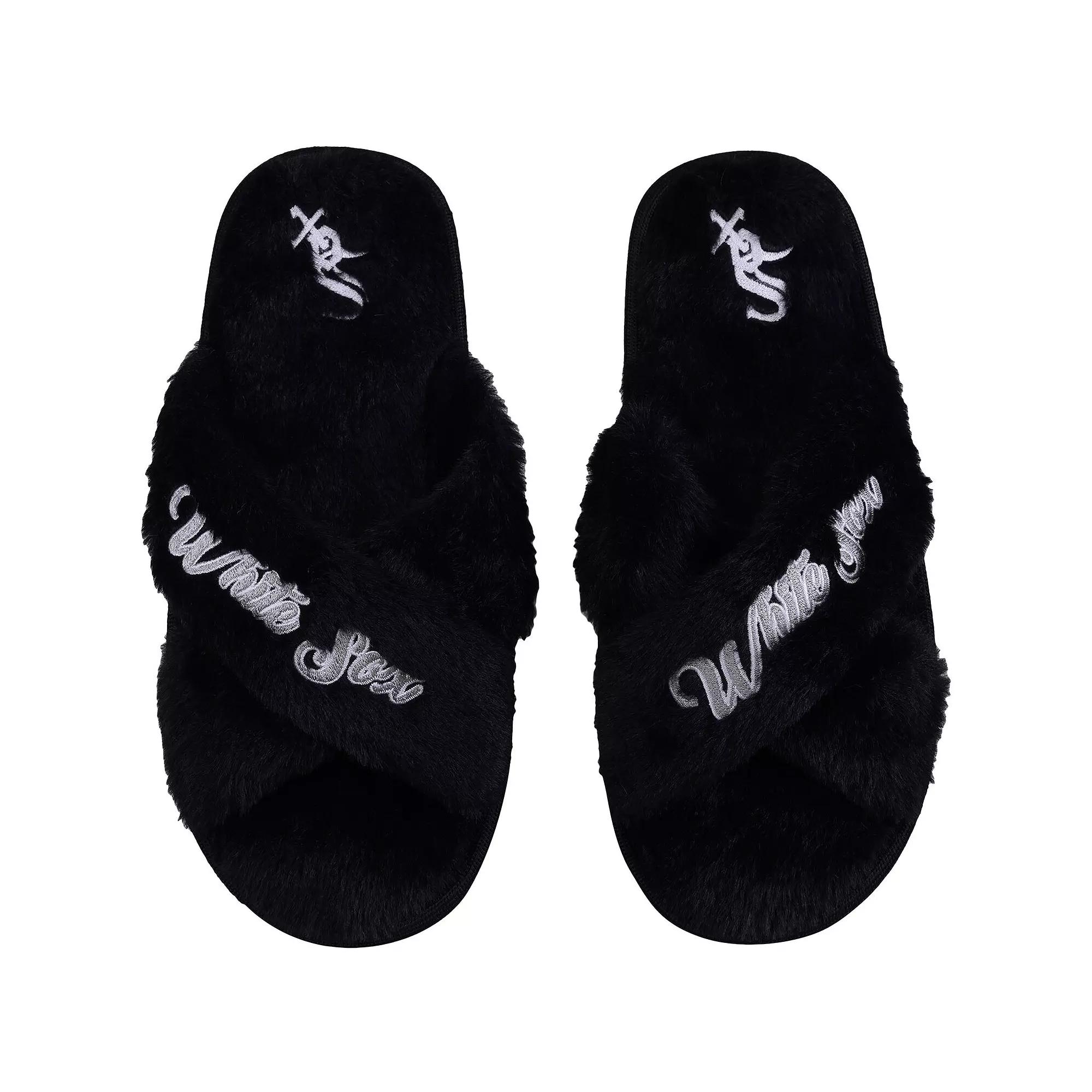Women's FOCO Chicago White Sox Script Cross Slide Slippers,  Product Image