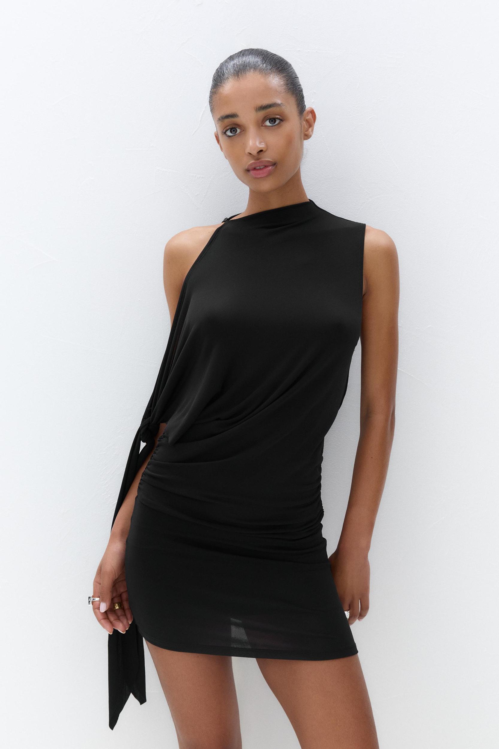 Short dress with knot detail Product Image