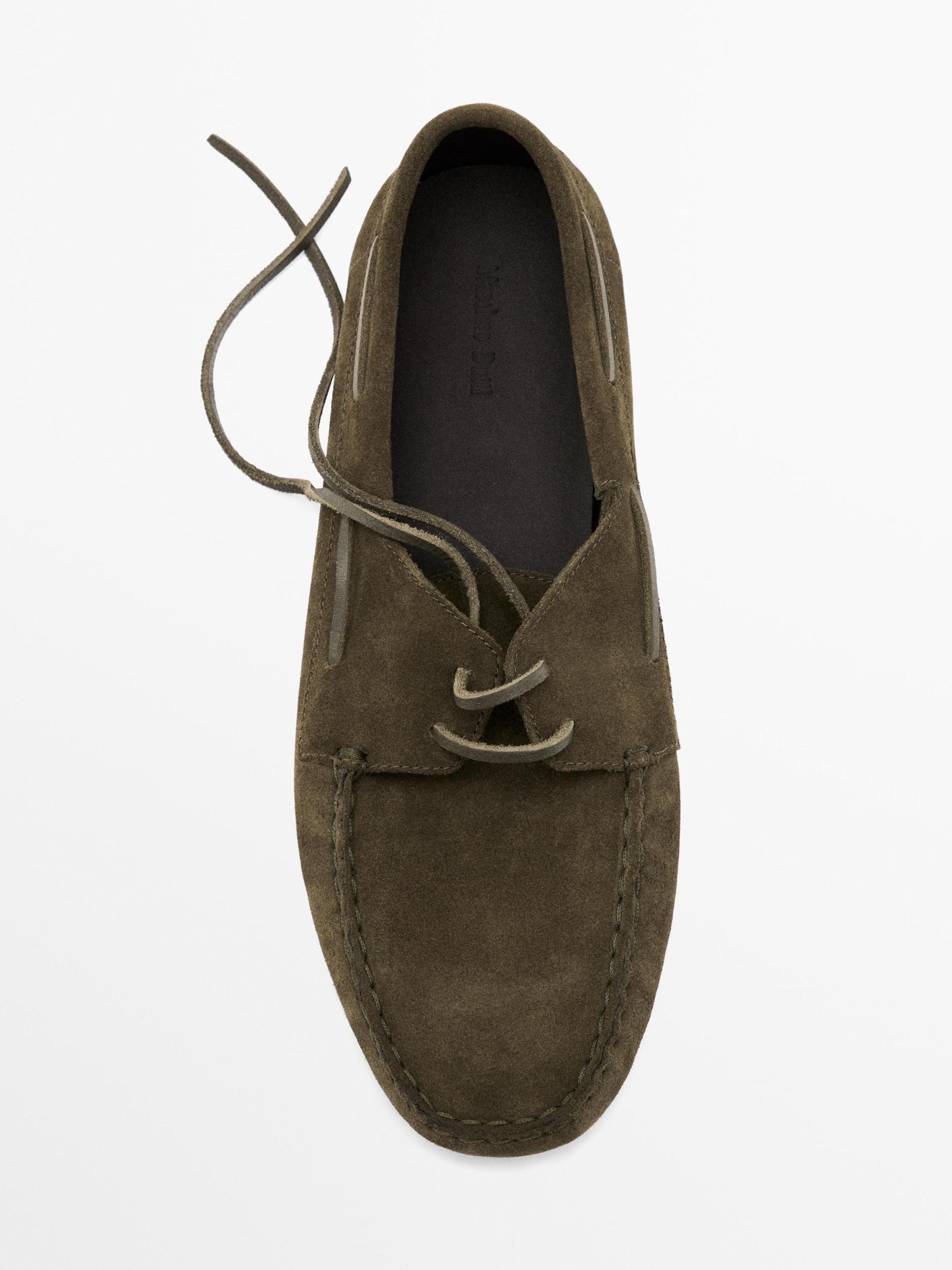 Soft split leather deck shoes Product Image