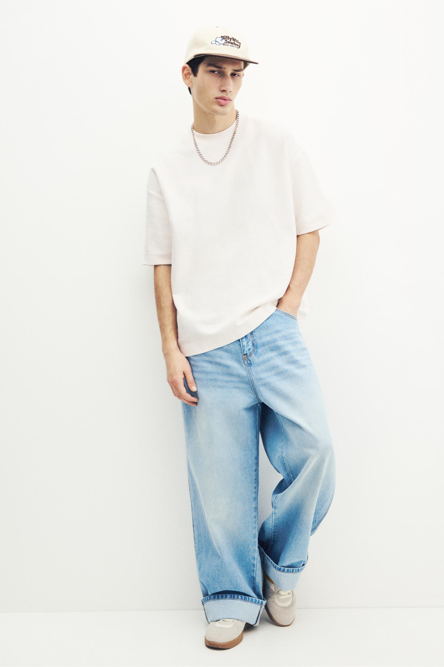 Textured short sleeve sweatshirt Product Image