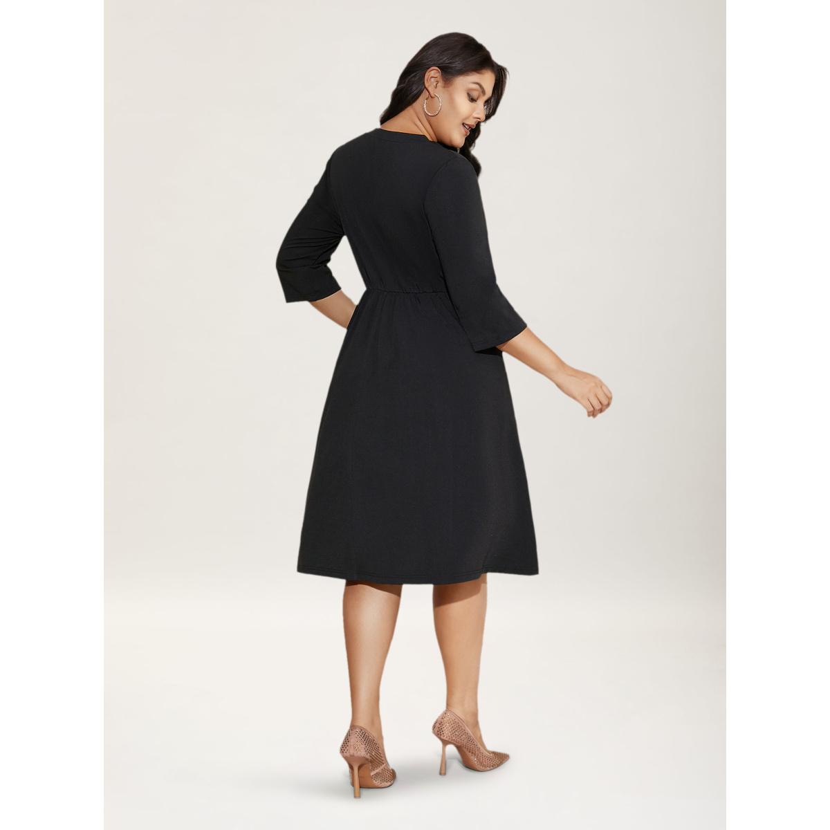 Plus Size Heart Neckline Patchwork Sequin Button Detail Dress Black Women Party&Cocktail Texture Party Curvy Bloomchic 18-20/2X Product Image