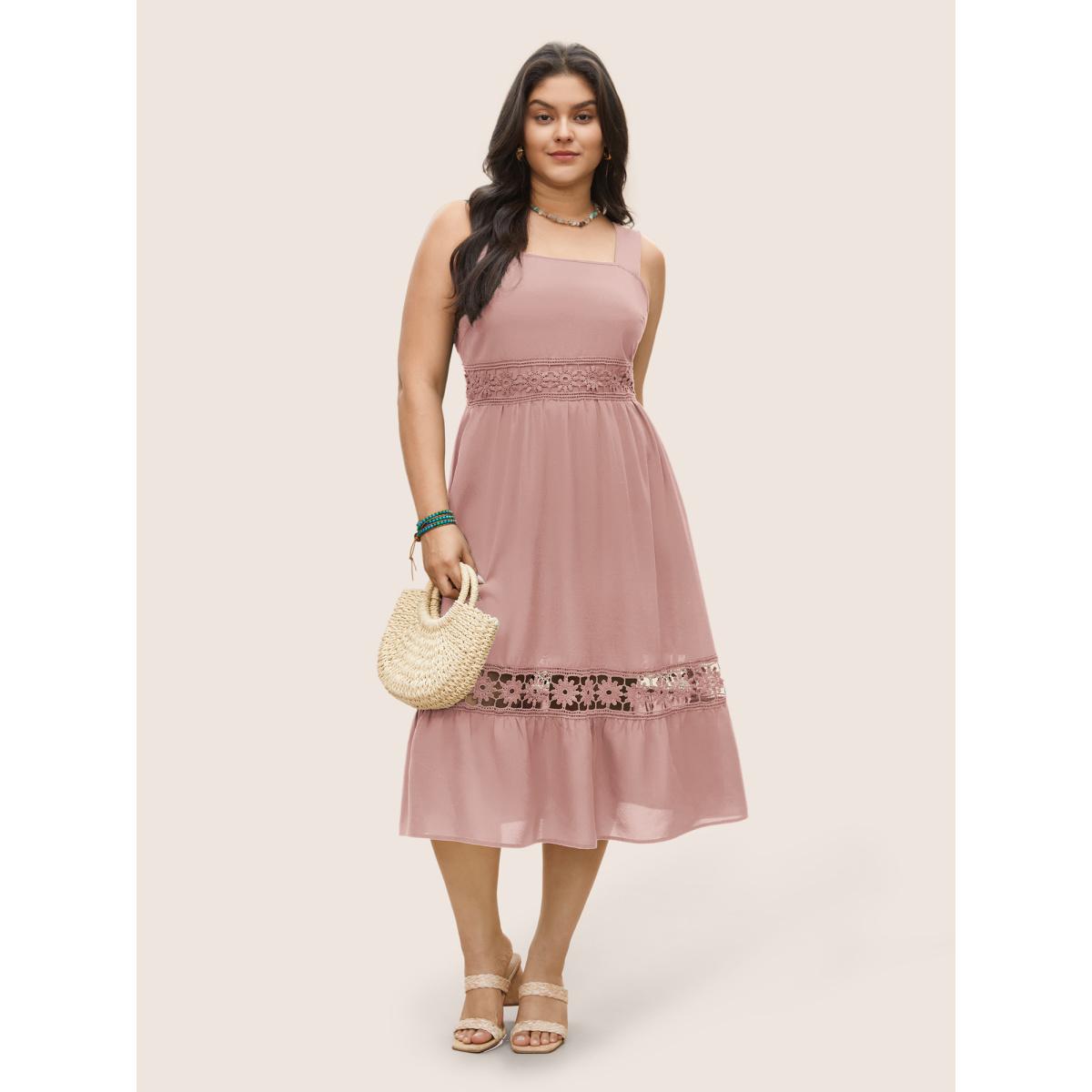 Plus Size Plain Elastic Waist Cut Out Lace Patchwork Dress Crepe Women Resort Non Non Sleeveless Curvy Midi Dress BloomChic 26/4X Product Image