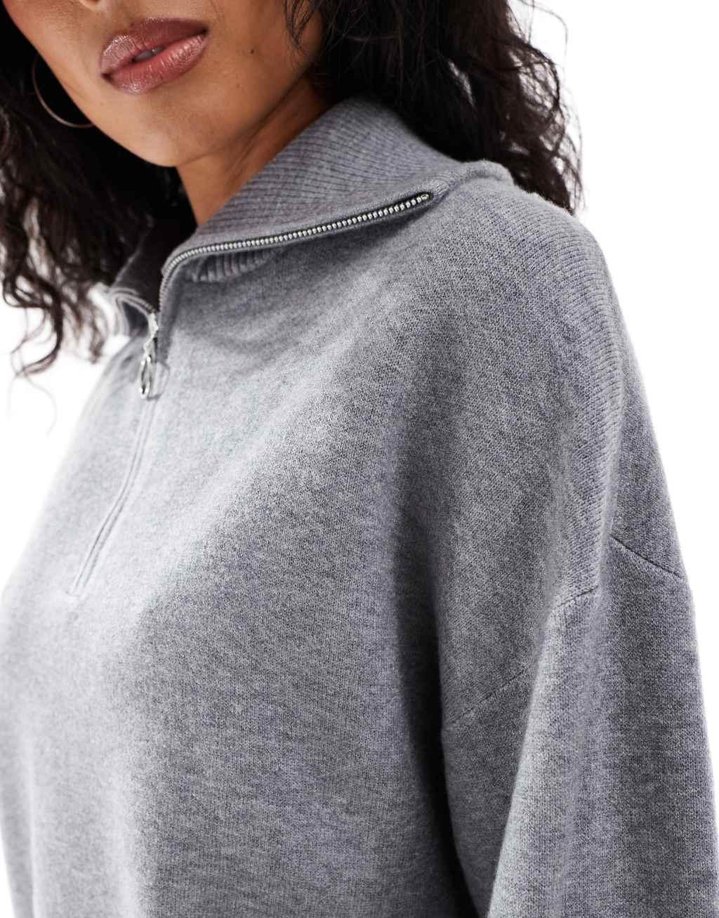 Stradivarius quarter zip sweater in gray Product Image