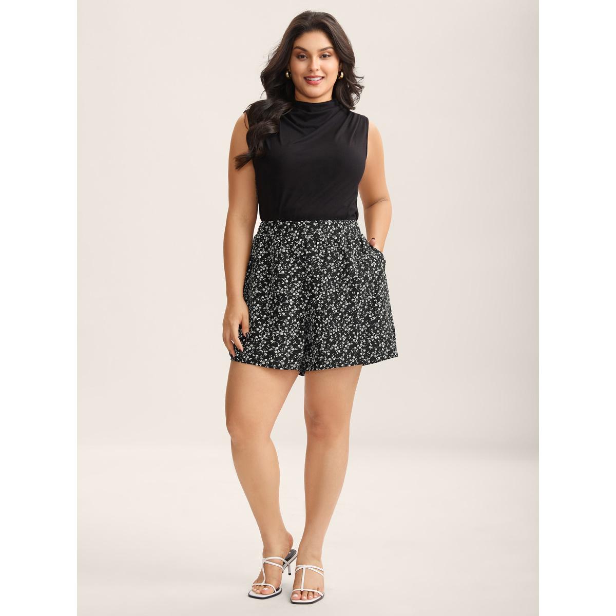 Plus Size Floral Print Wide-Leg Shorts Women BlackFlower Leisure Wide Leg Casual Shorts BloomChic 28/5X Product Image
