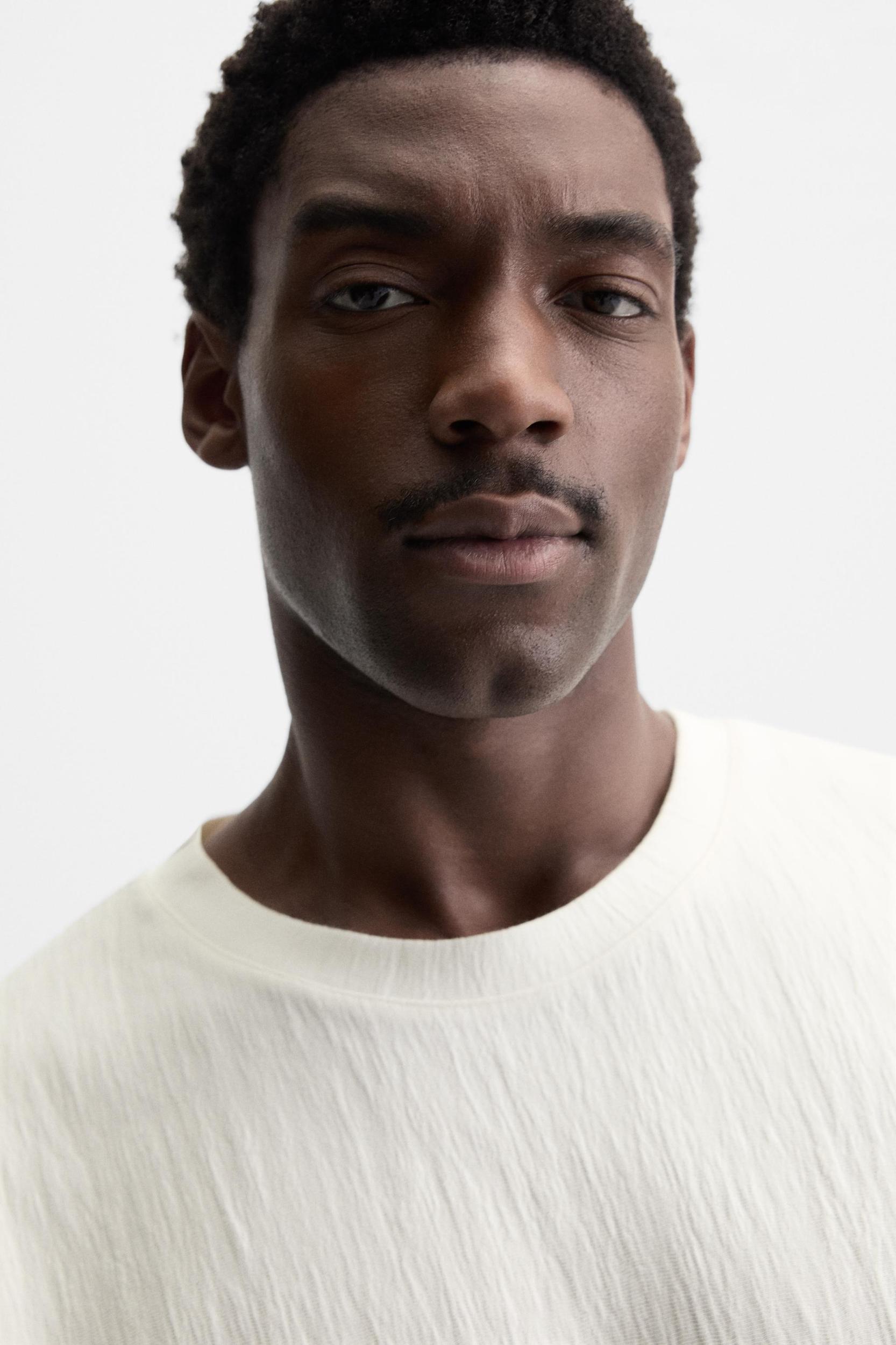 RELAXED FIT STRUCTURED T-SHIRT Product Image