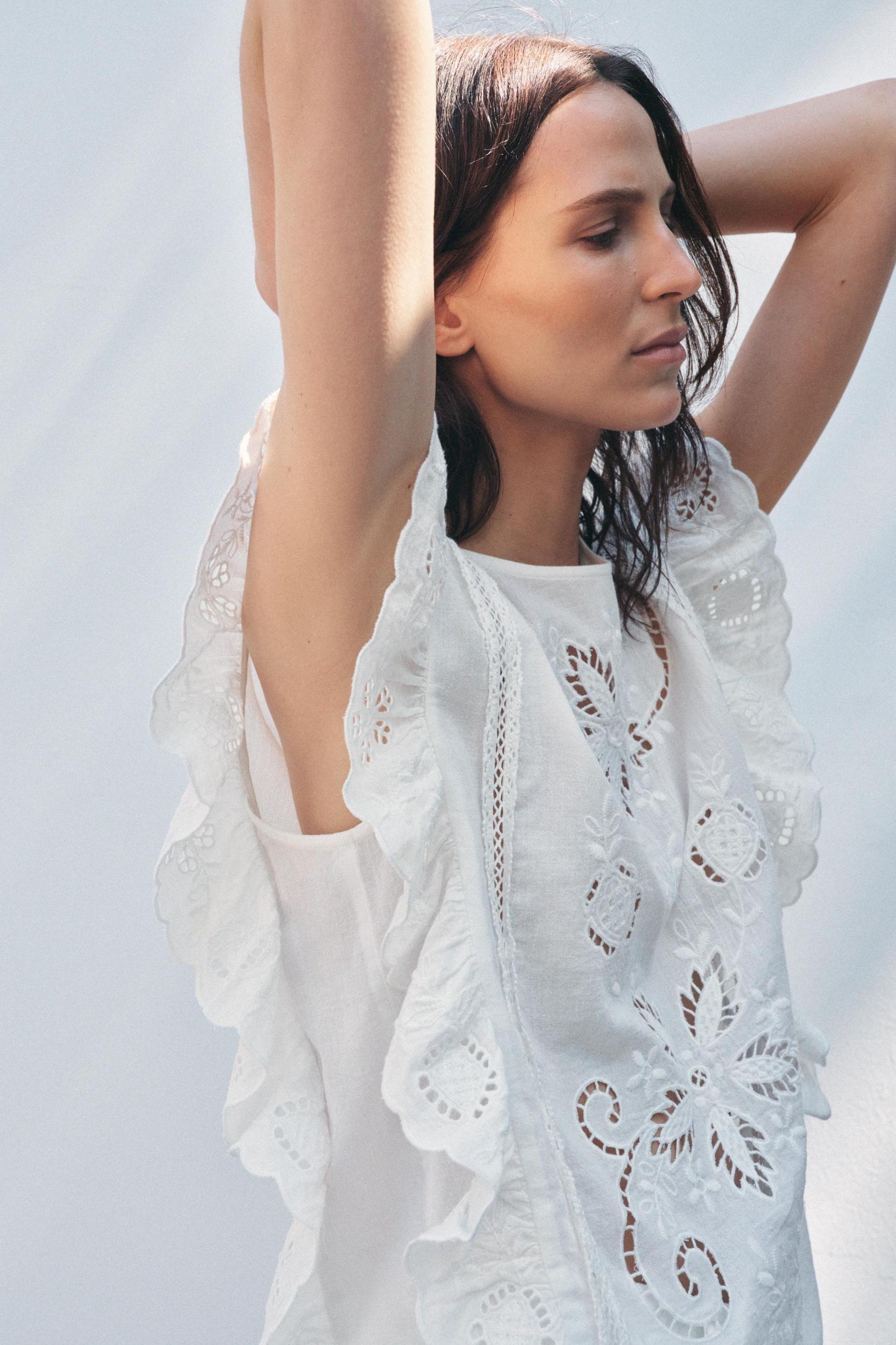 EMBROIDERED ROMANTIC BLOUSE ZW COLLECTION Product Image