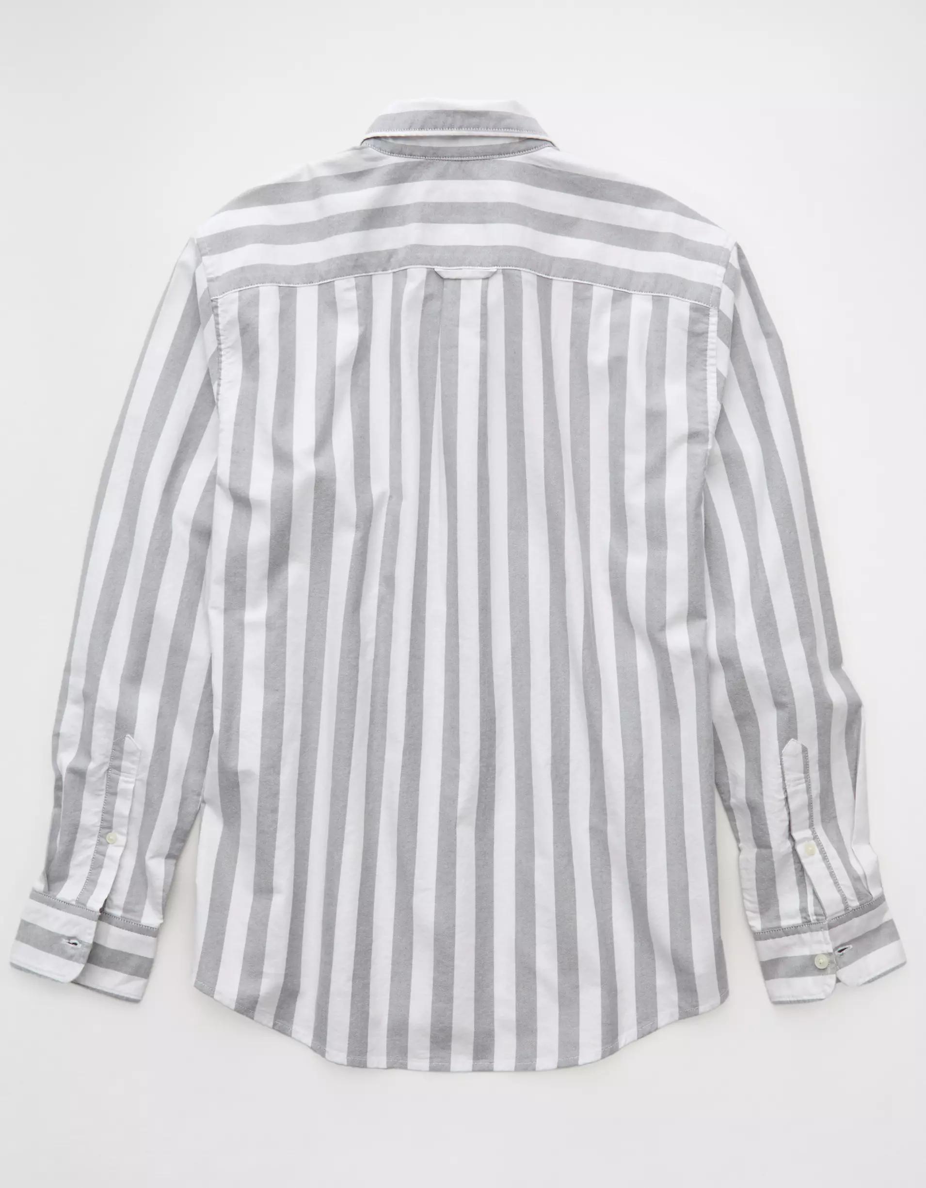 AE Everyday Classic Fit Oxford Button-Up Shirt Product Image