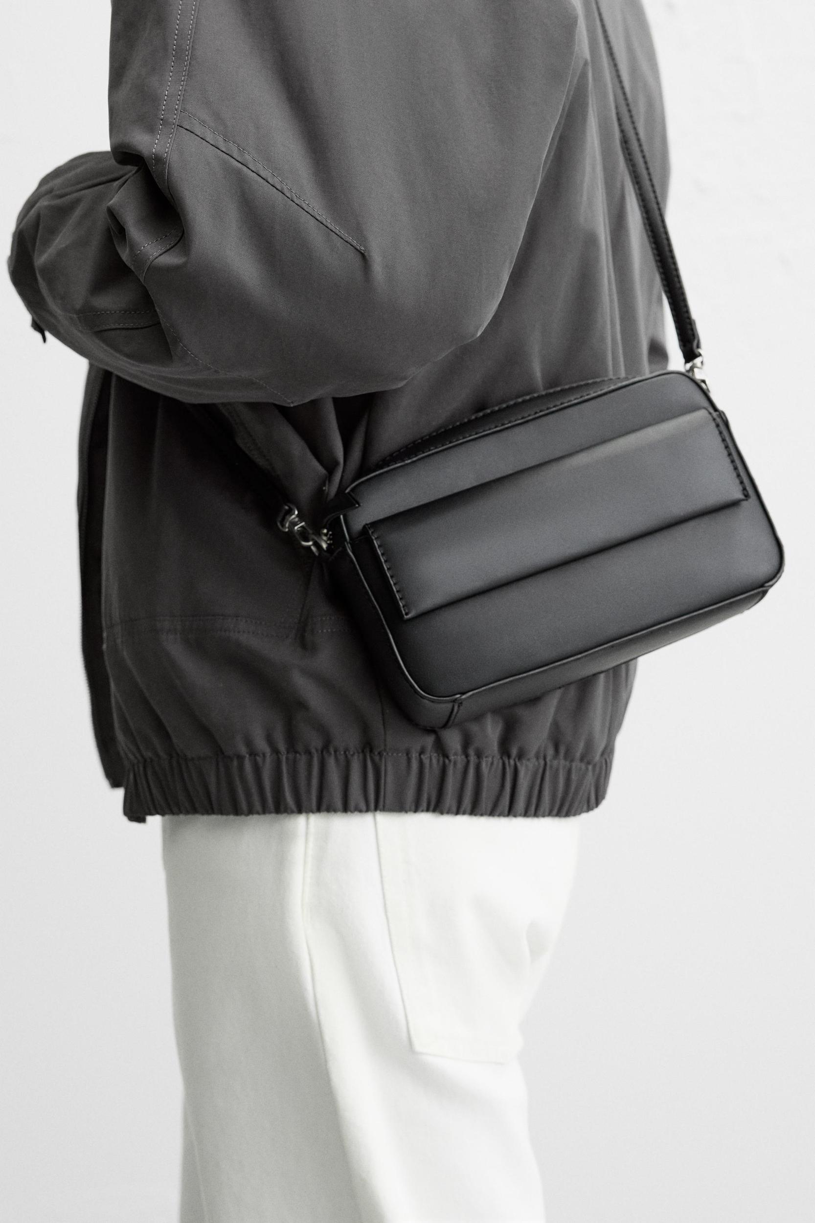 PLAIN CROSSBODY BAG Product Image