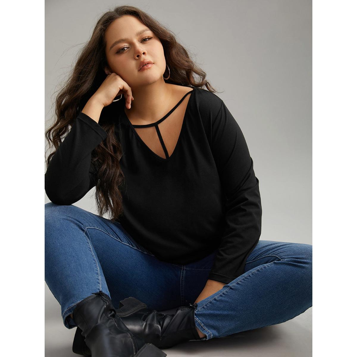 Plus Size Plain Cut Out Long Sleeve T-shirt Black Women Casual Plain Plain Keyhole Cut-Out Dailywear T-shirts BloomChic 12/L Product Image