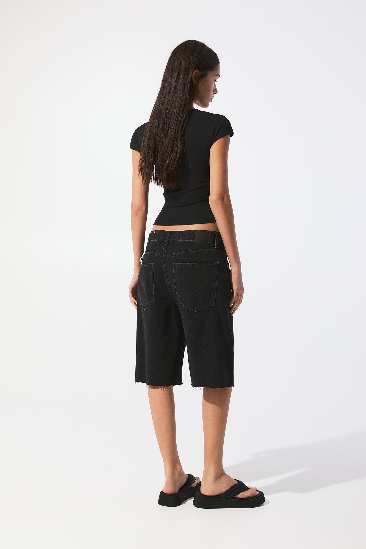 Fitted T-shirt with whole sleeves Product Image