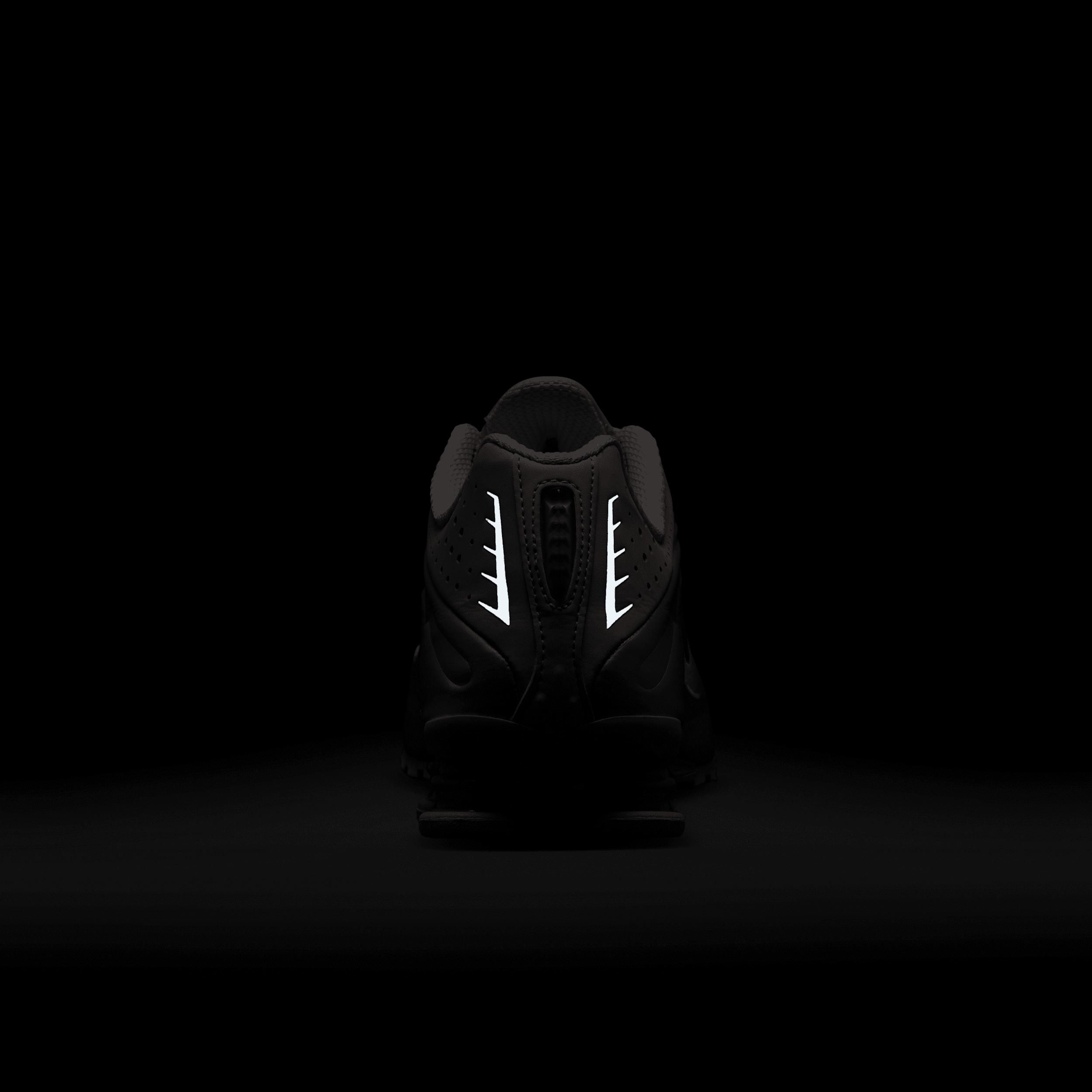 Nike Womens Shox R4 Shoes | AR3565-007 Product Image