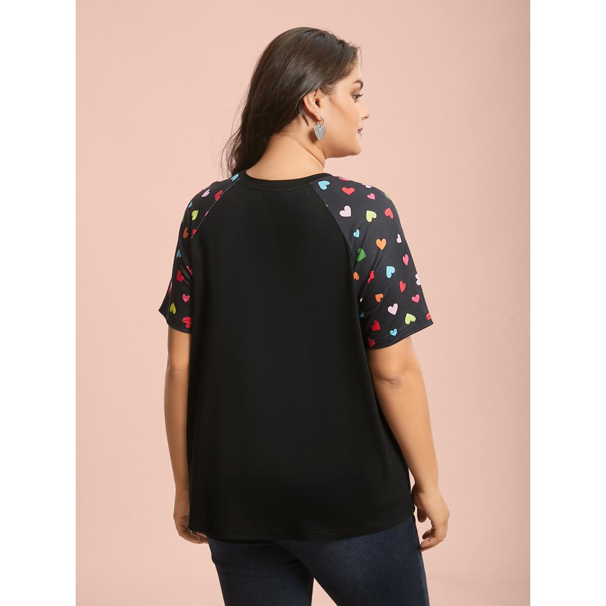 Plus Size Multi-Color Hearts Spliced Slim-Fit T-Shirt Black Women Leisure Contrast Round Neck Casual T-shirts BloomChic 18-20/2X Product Image