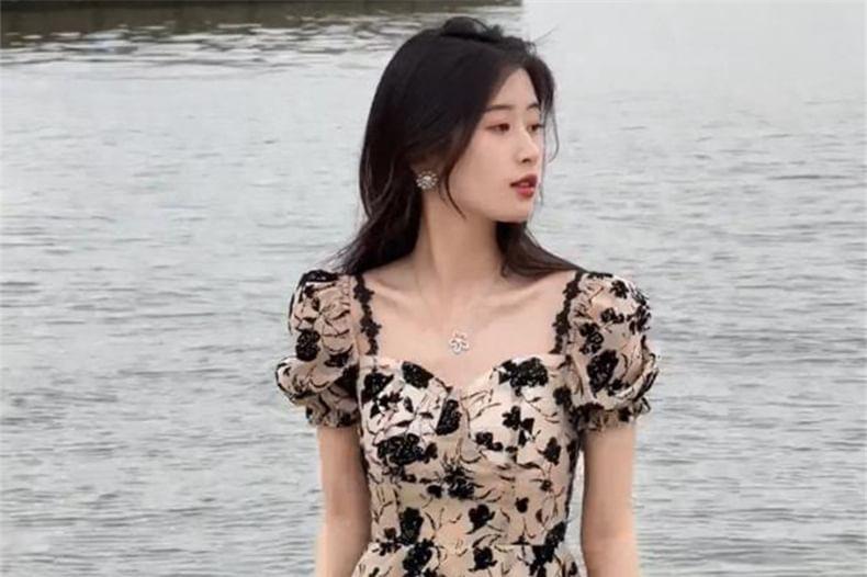 Puff-Sleeve Floral Lace Trim Midi Sundress Product Image