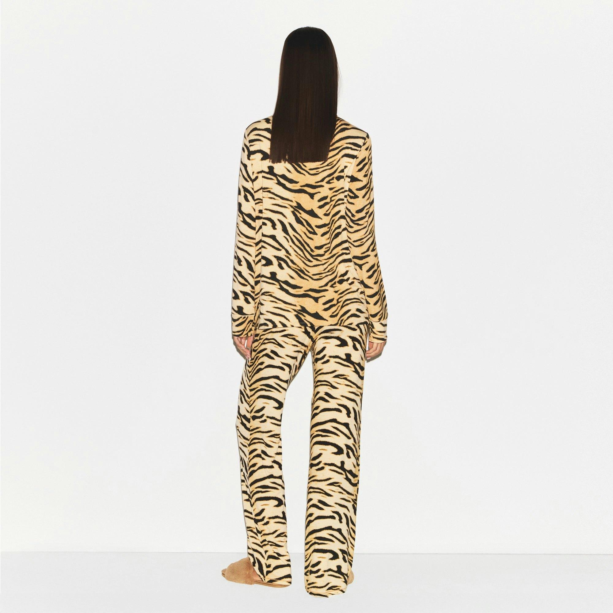 SKIMS SLEEP LONG SLEEVE BUTTON UP SET | BRONZE TIGER PRINT Product Image