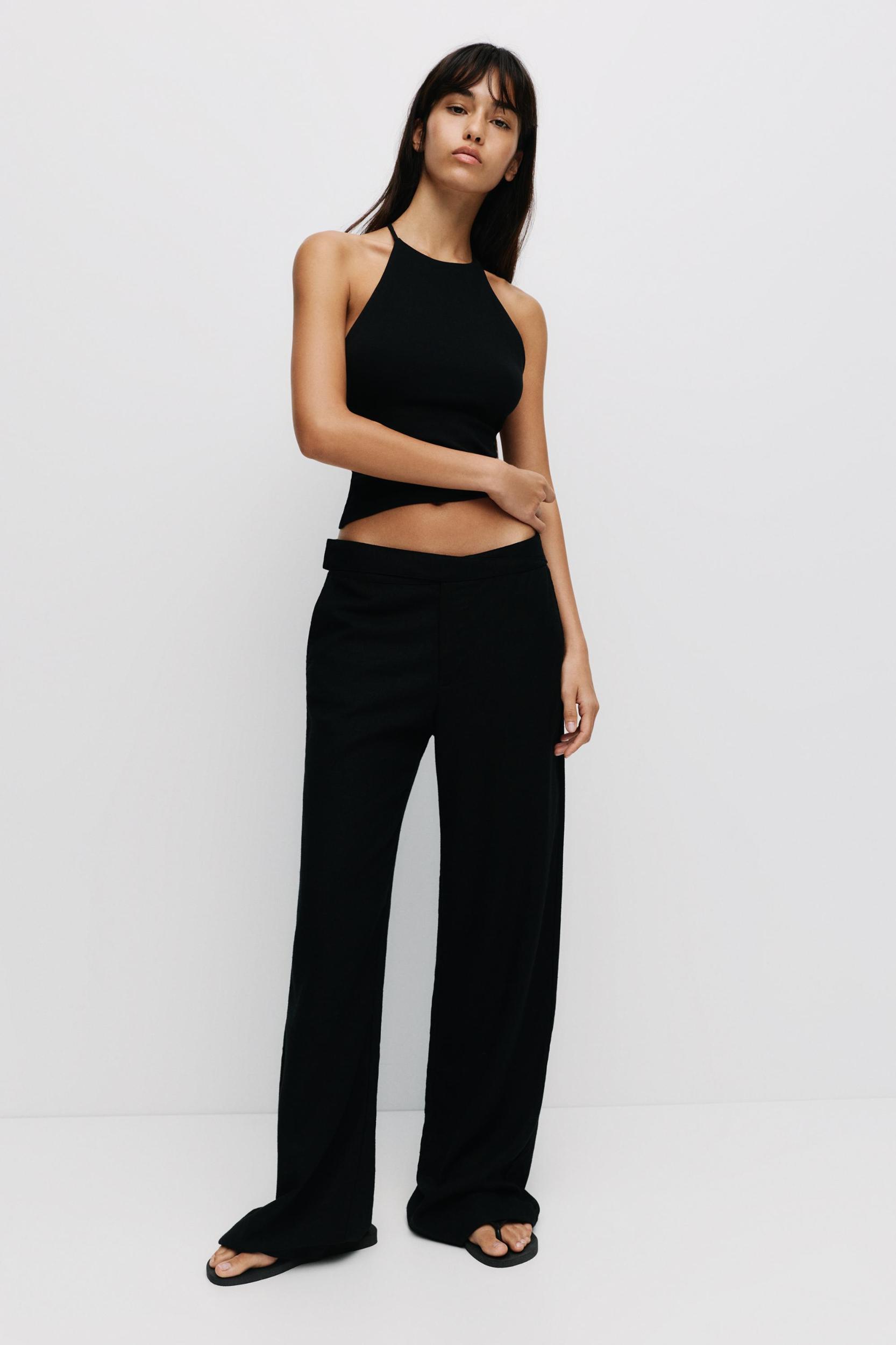 Halter top with straps at the back Product Image