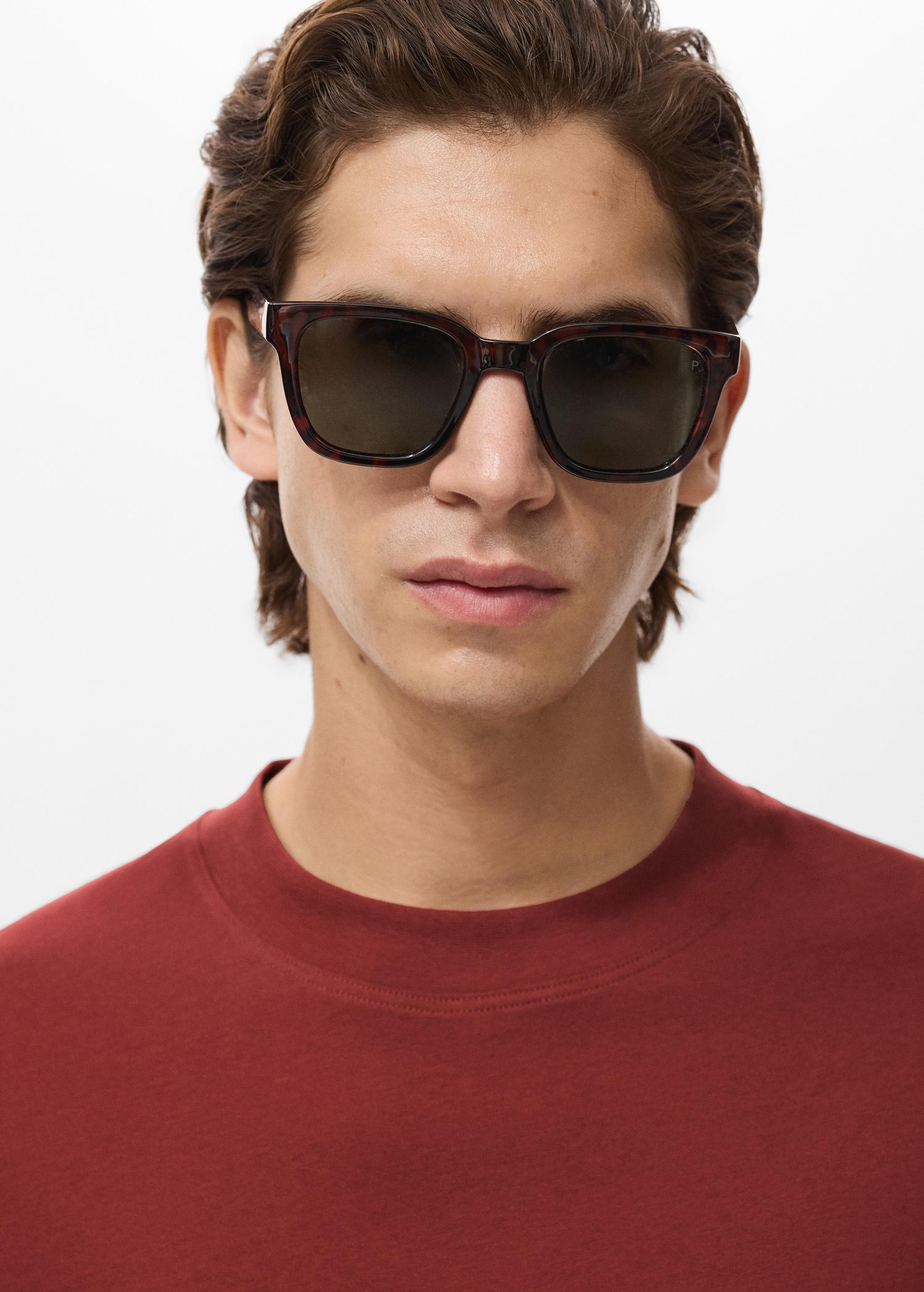 T-shirt 100% cotton boxy fit pocket - Men | MANGO USA Product Image