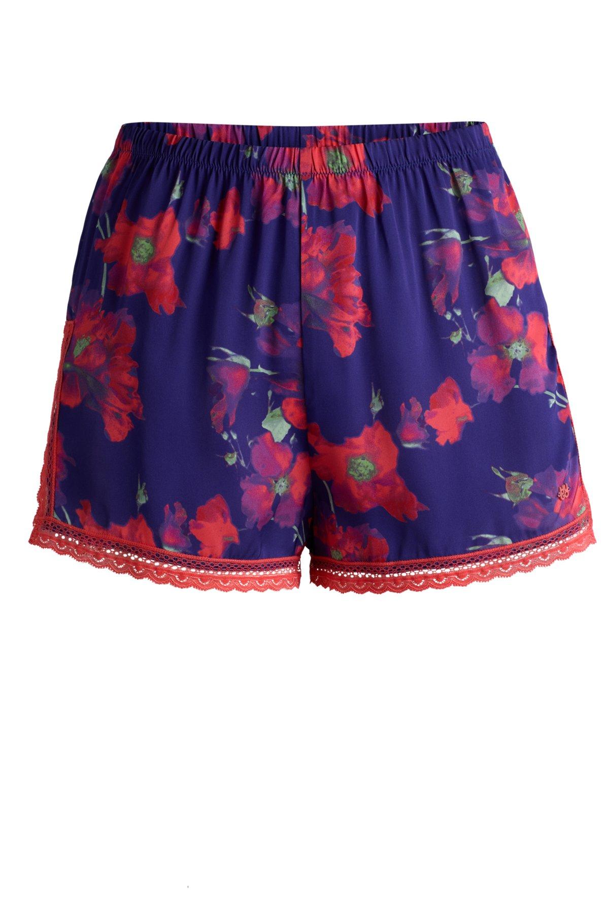 Lace-trim pajama shorts in satin Product Image