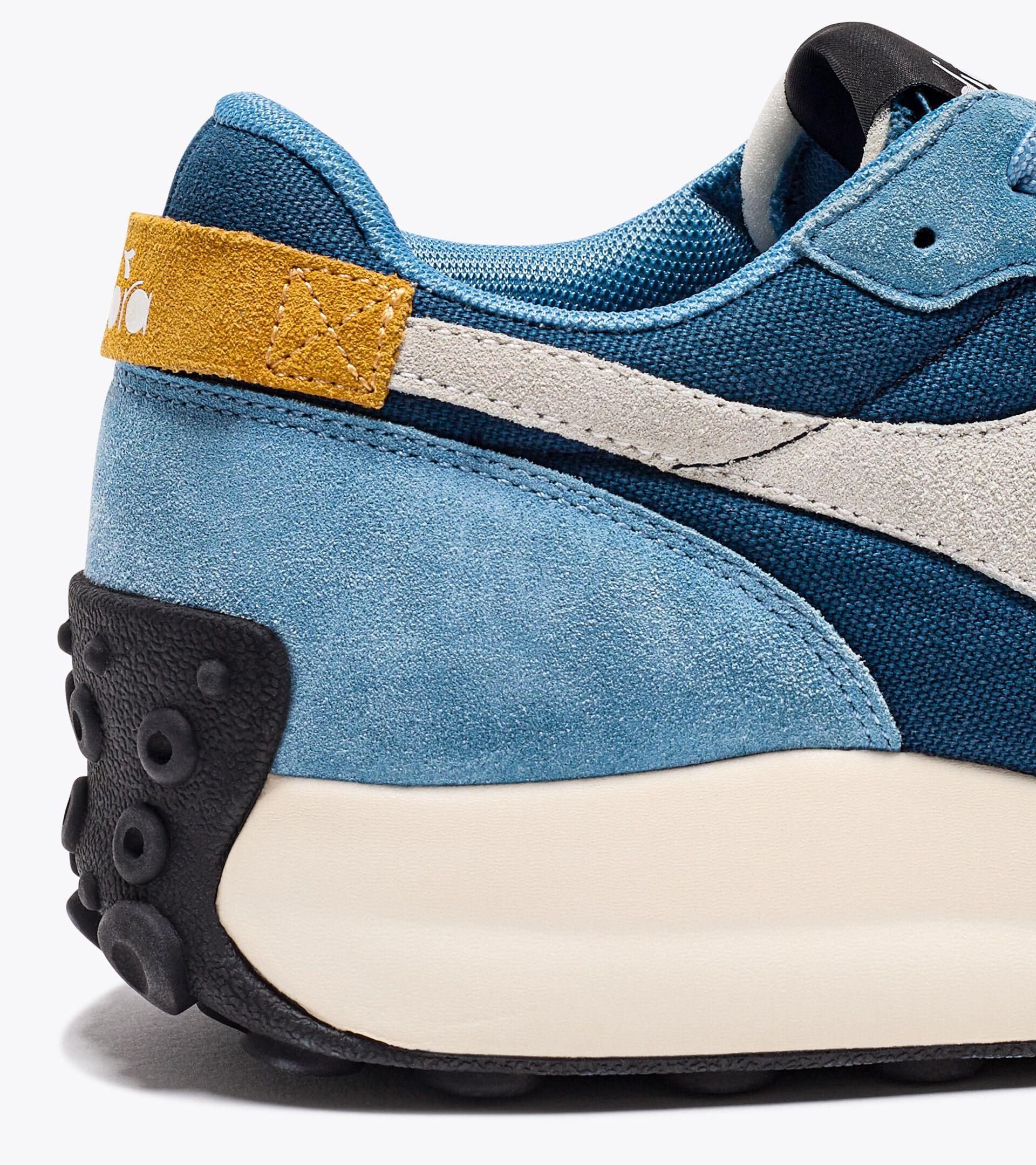 RACE SUEDE SW Product Image