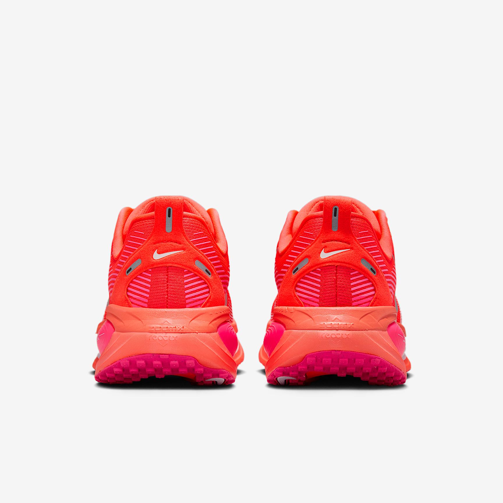 Nike Womens Vomero 18 Road Running Shoes | HM6804-603 Product Image