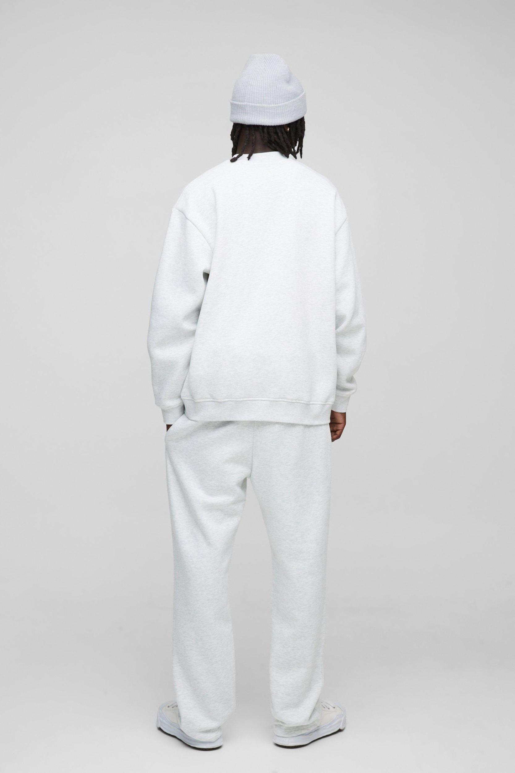 330gsm Basic Straight Fit Sweatpants | boohooMAN USA Product Image