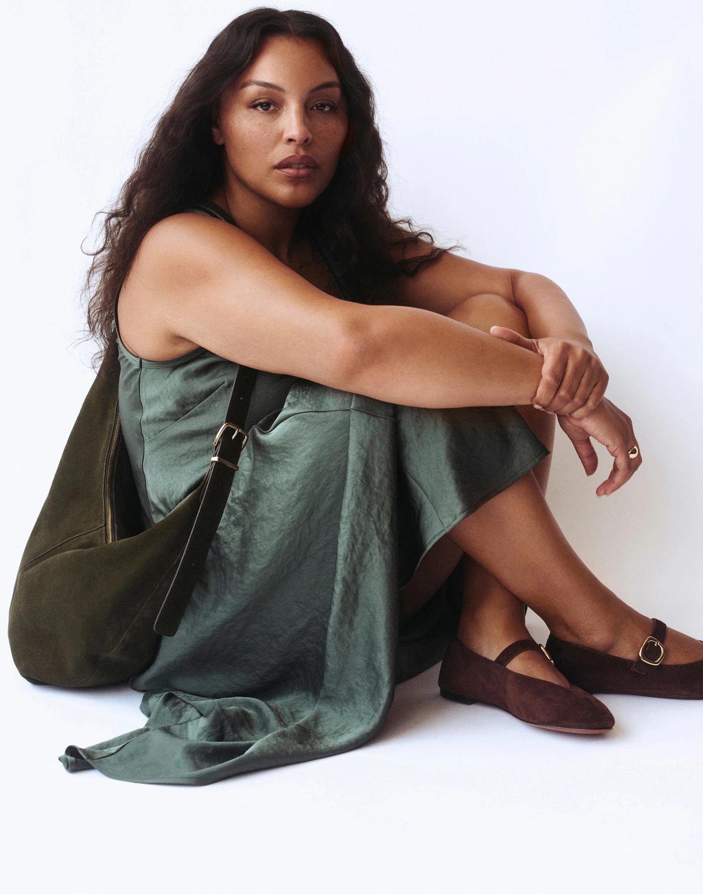 The Essential Curve Shoulder Bag Product Image