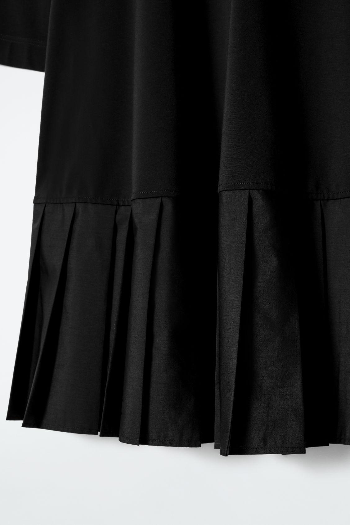 PLEATED DROPPED-WAIST T-SHIRT DRESS Product Image