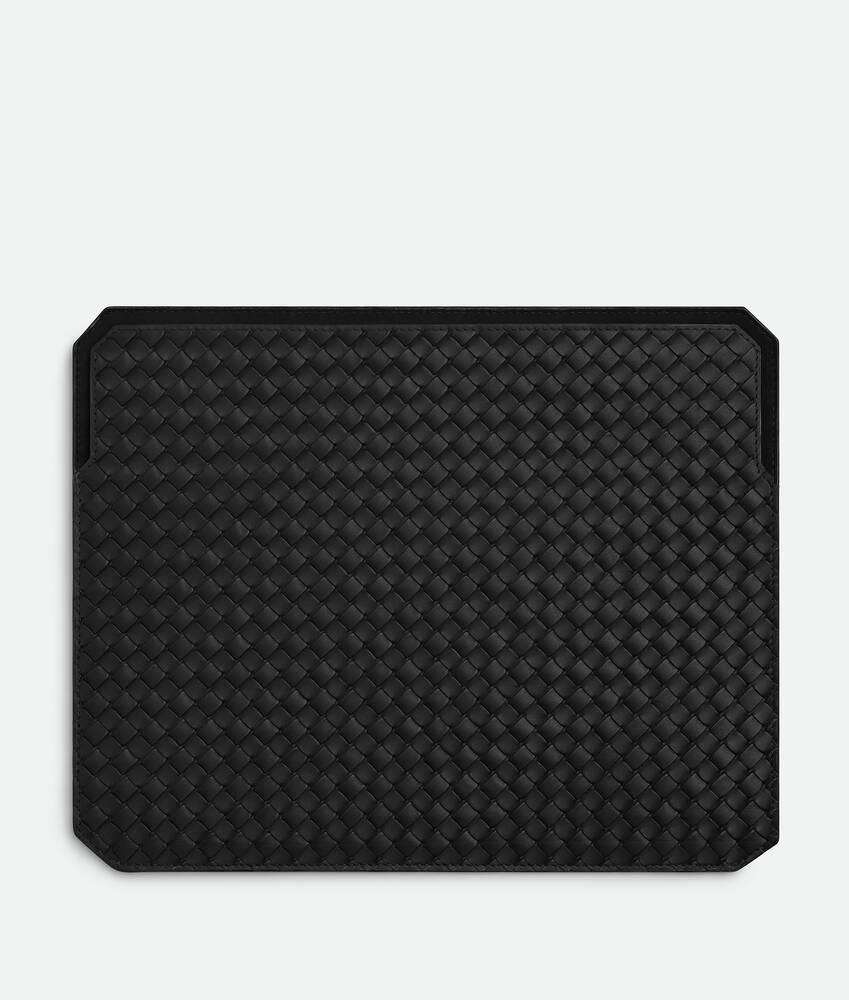 Men's Intrecciato Piccolo Ipad Pro Case in Black Product Image