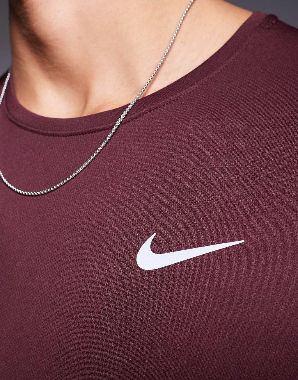 Nike Running Miler Dri-FIT t-shirt in burgundy Product Image