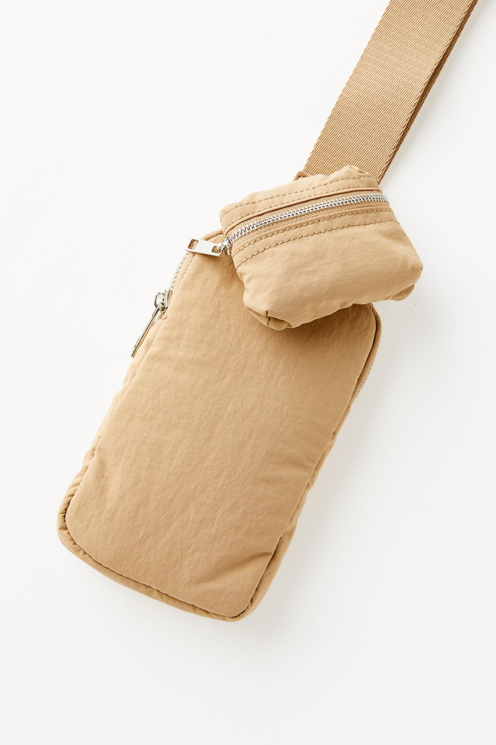 Active Wristlet Pouch Product Image