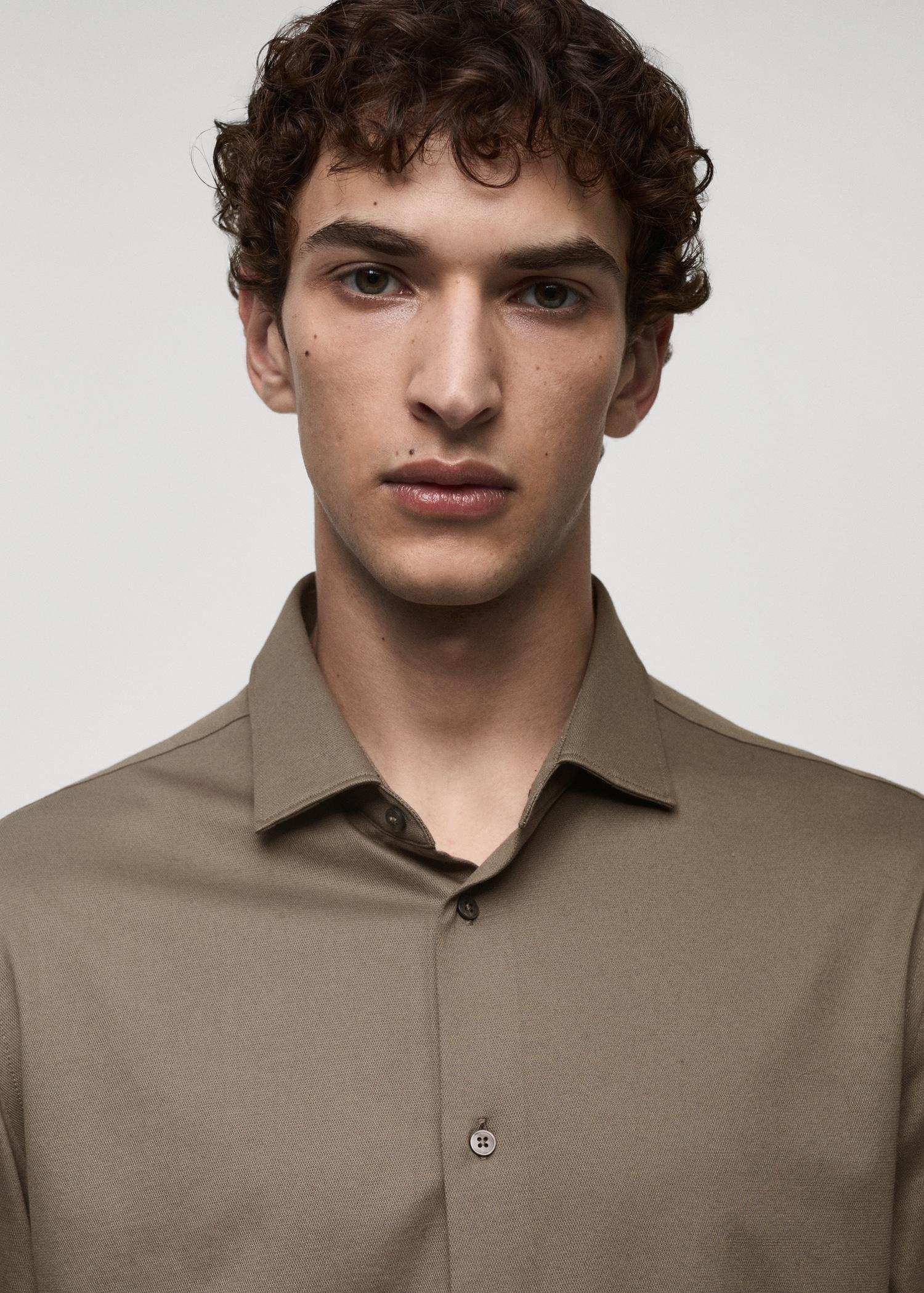 Crease-resistant regular-fit shirt - Men | MANGO USA Product Image