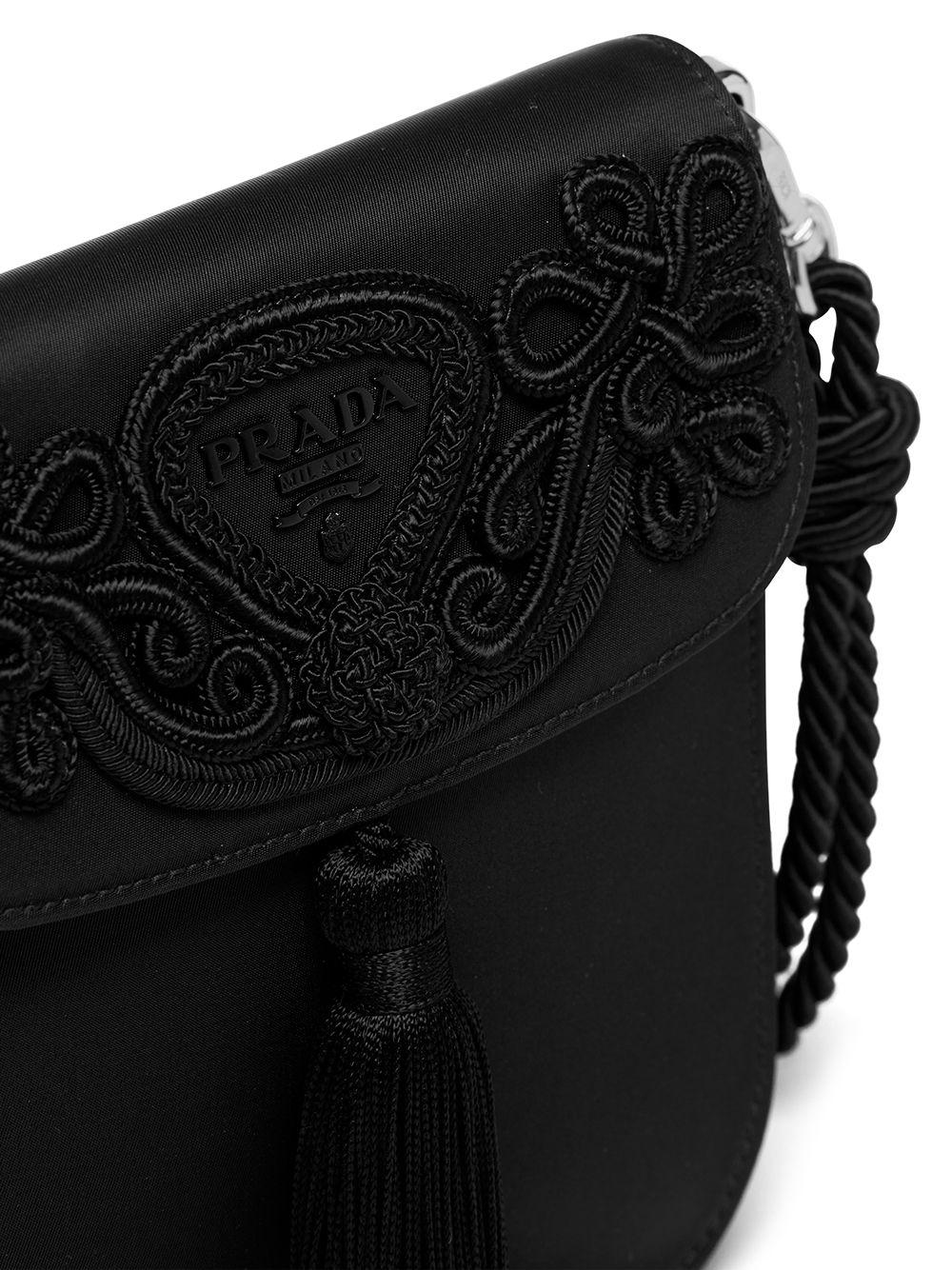 embroidered logo shoulder bag Product Image