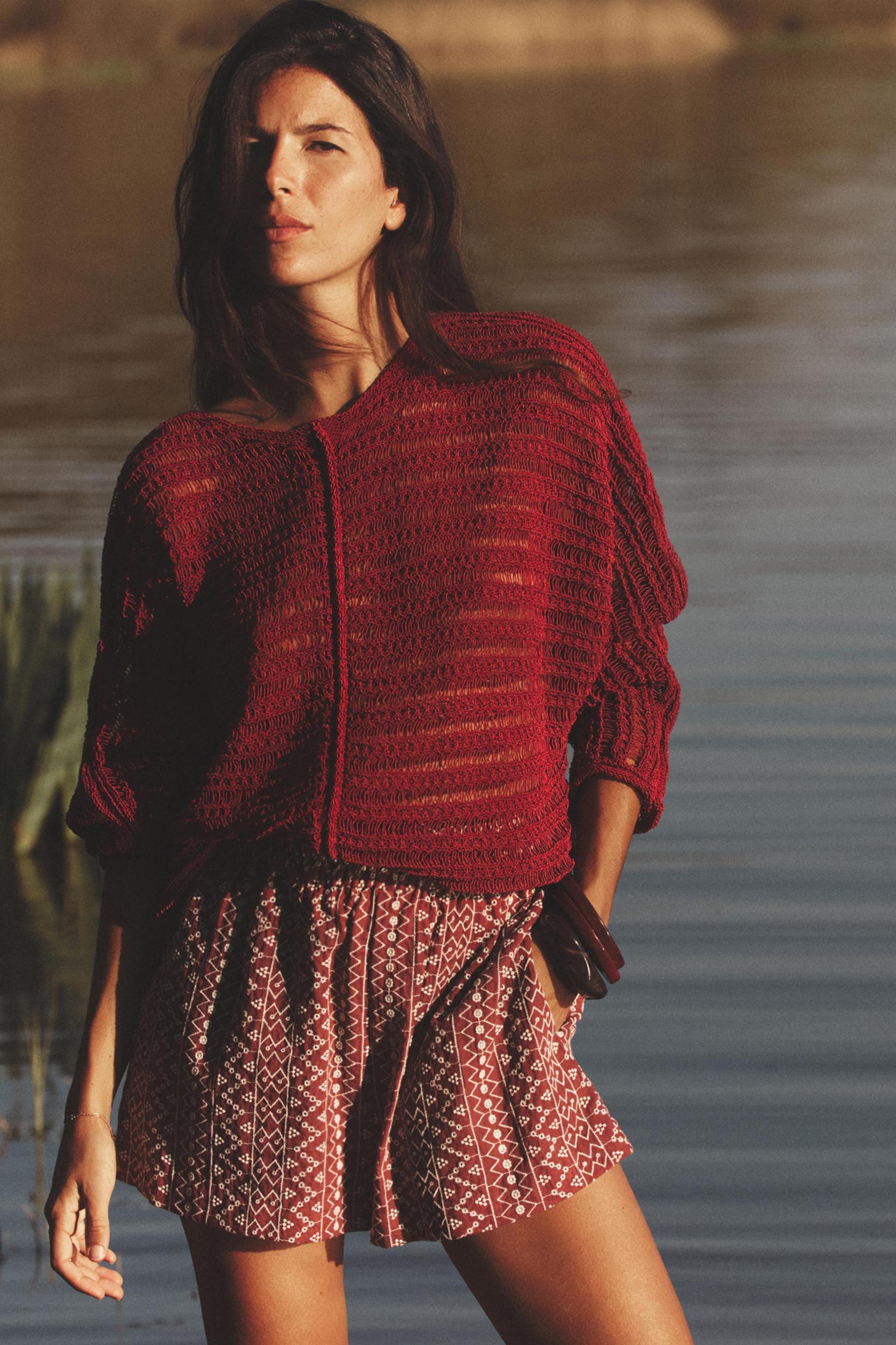 PERFORATED EMBROIDERY SHORTS Product Image