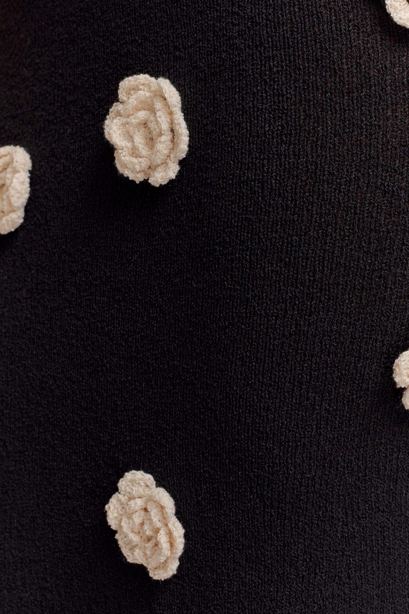 Suki Knit Maxi Dress With Flowers - Black/White Product Image