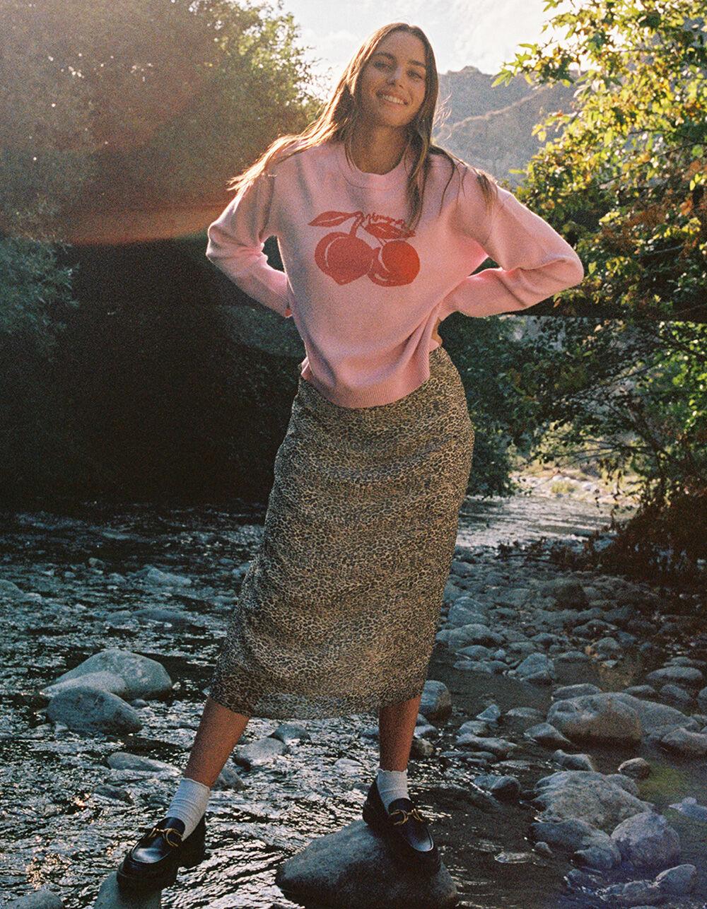 NOISY MAY Cera Cherry Womens Crewneck Sweater - PINK Product Image