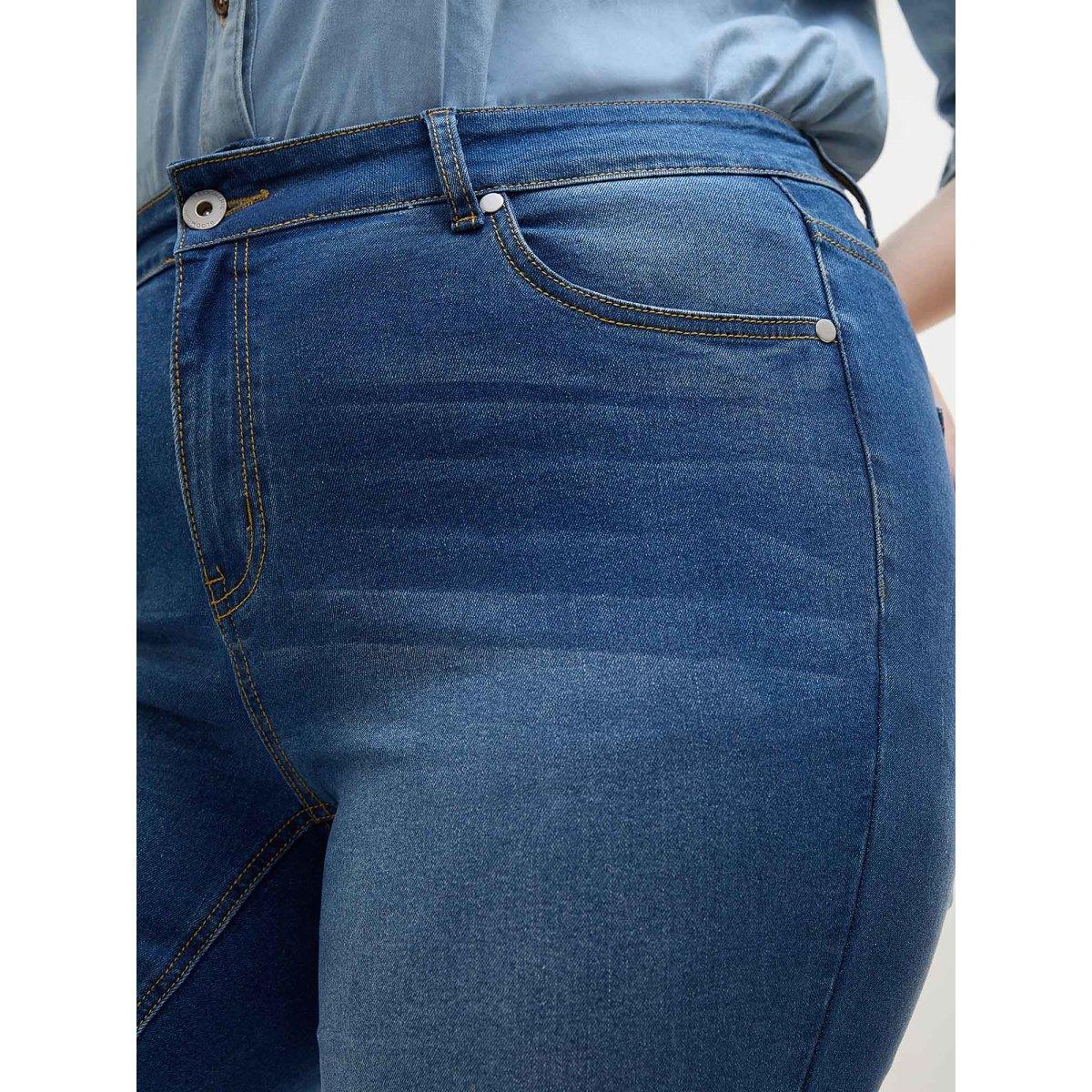 Plus Size Ripped Mid-Rise Straight-Leg Jeans Women Denimblue Casual Non Medium stretch Slanted pocket Jeans BloomChic 30/6X Product Image