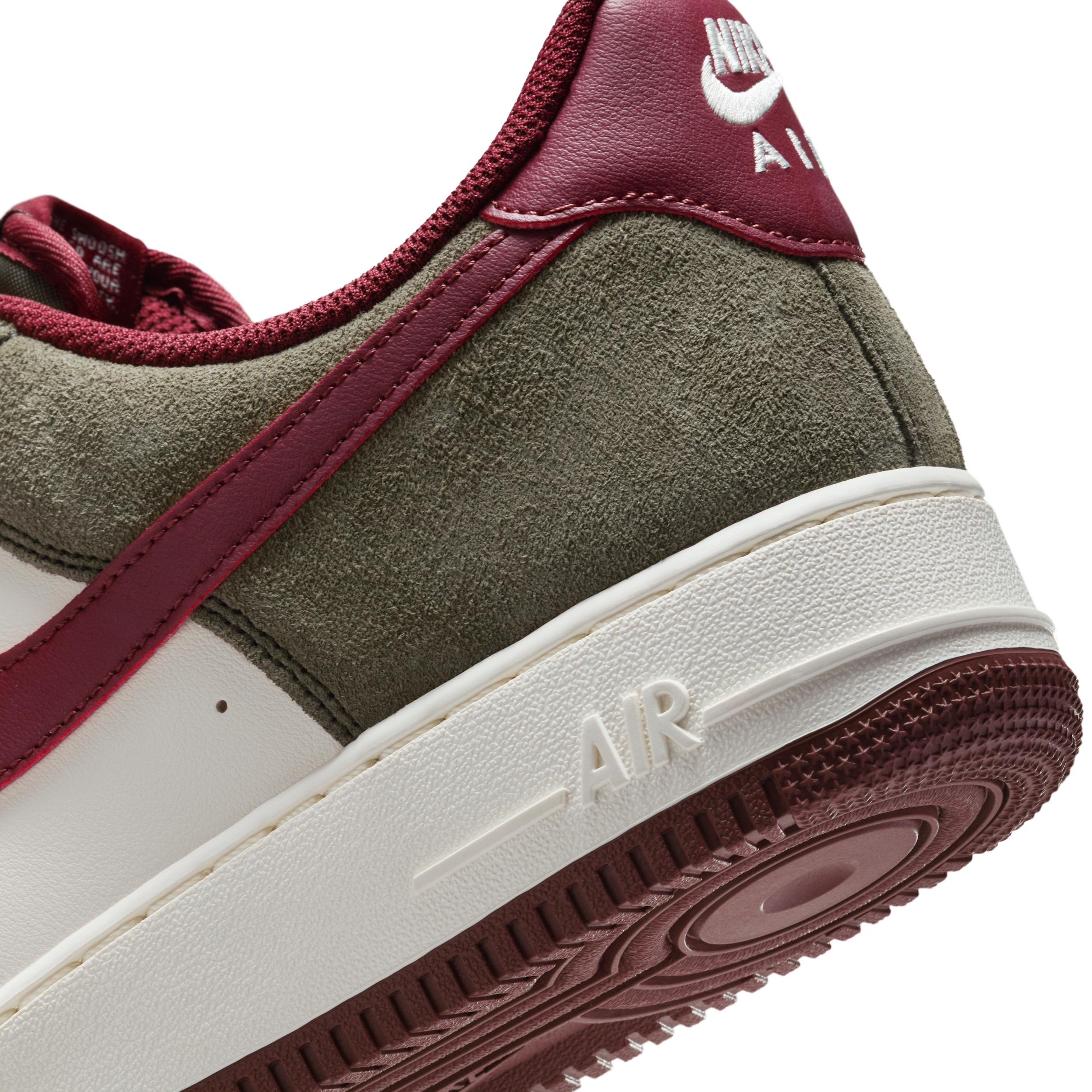 Nike Mens Air Force 1 07 LV8 Shoes | II7630-100 Product Image