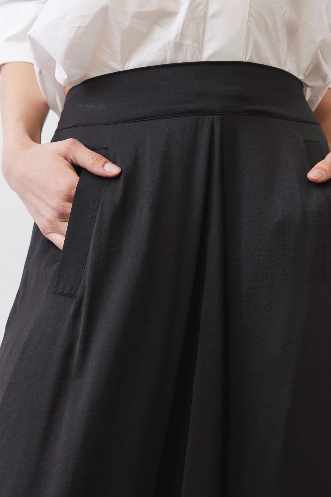 Slouchy Cropped Pants Product Image