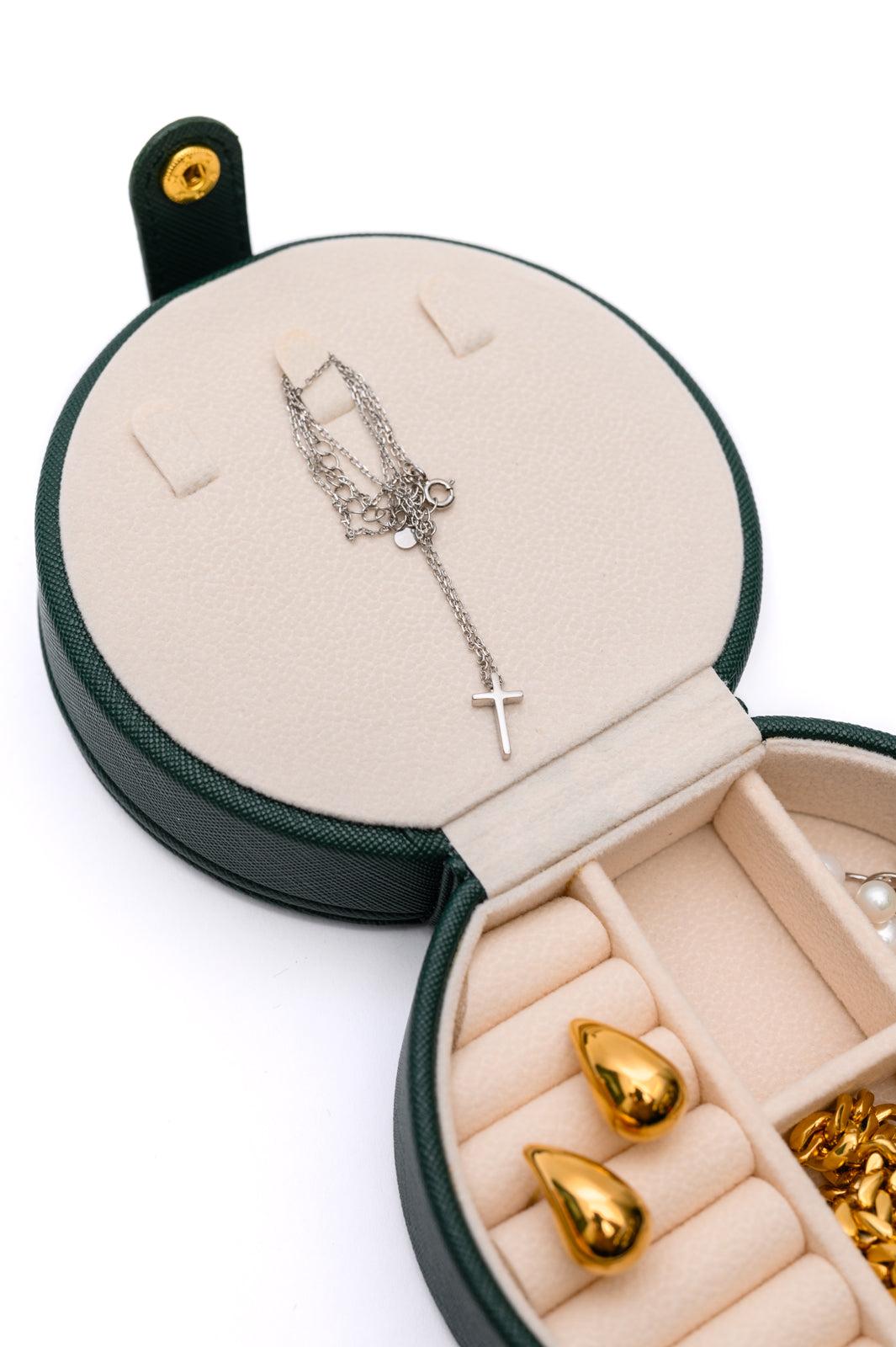 Circular Travel Jewelry Case in Green (Online Exclusive) Product Image