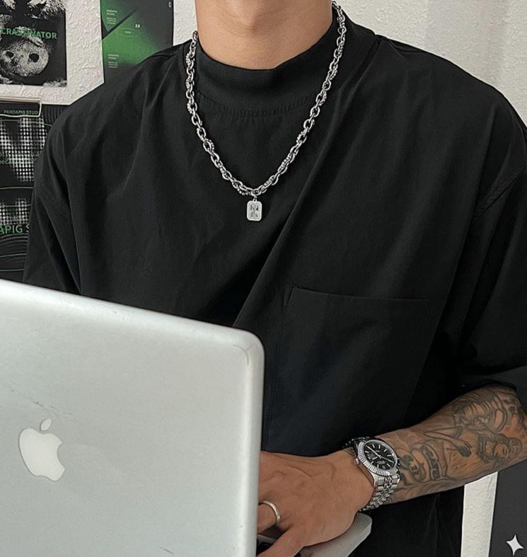 SQUARE PENDANT MULTI-CHAIN NECKLACE Product Image