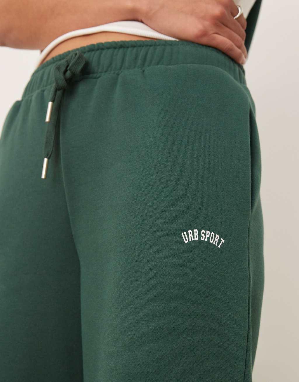 Urban Threads lounge sporty wide leg sweatpants in forest green Product Image