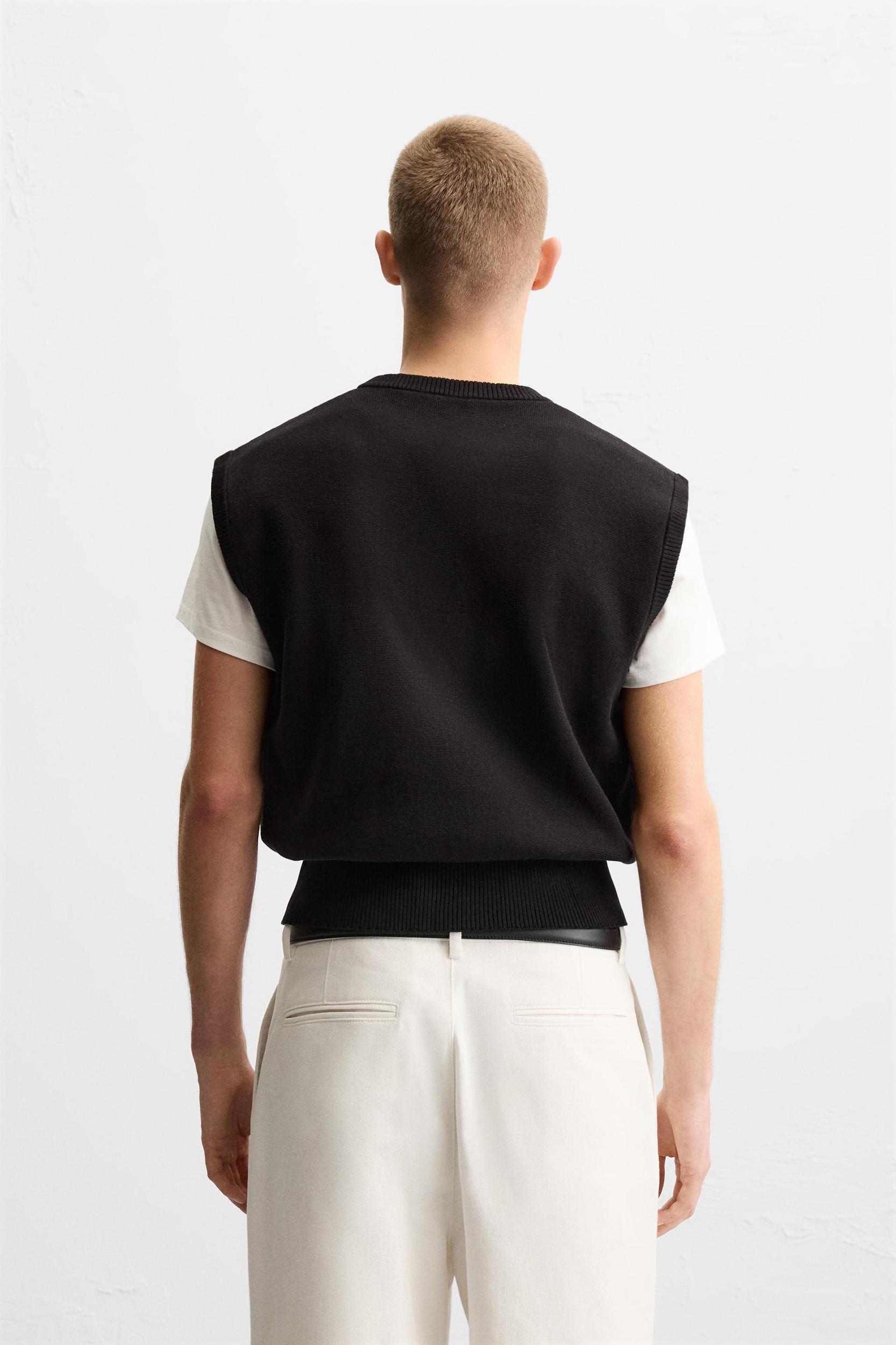 CROPPED FIT KNIT VEST Product Image