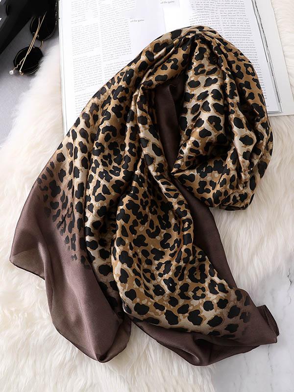 Stylish Leopard Gradient Silk Scarf Product Image