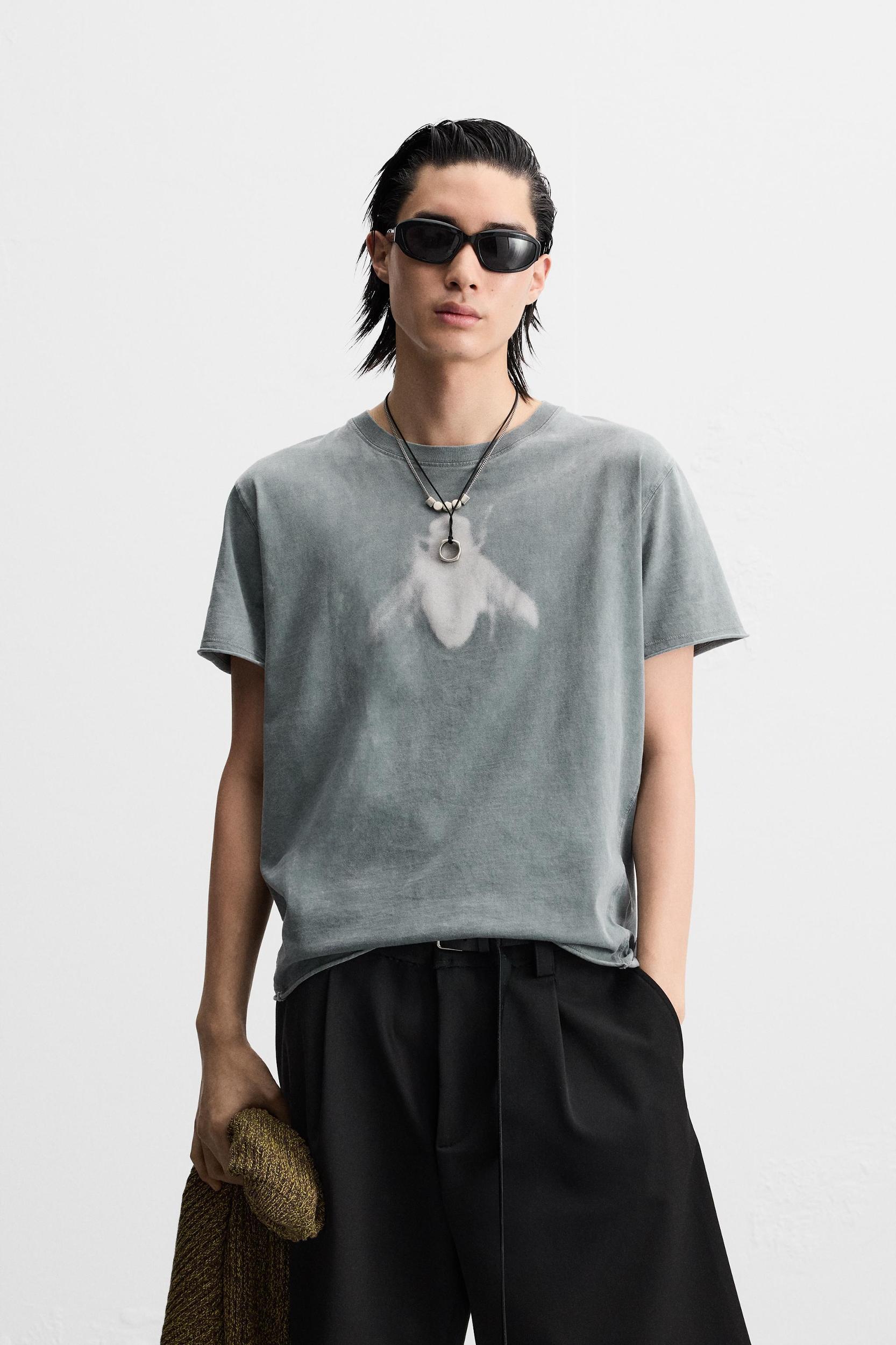 WASHED FLY PRINT T-SHIRT Product Image