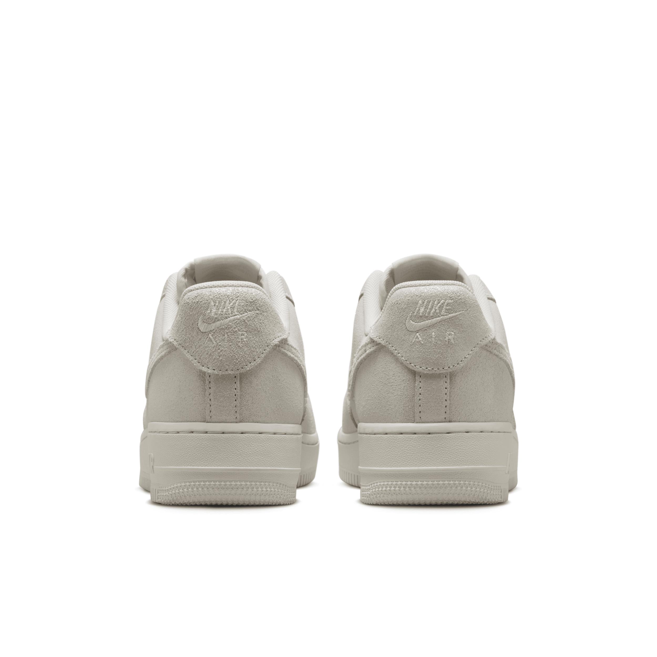 Nike Womens Air Force 1 07 SE Shoes | HQ3499-100 Product Image