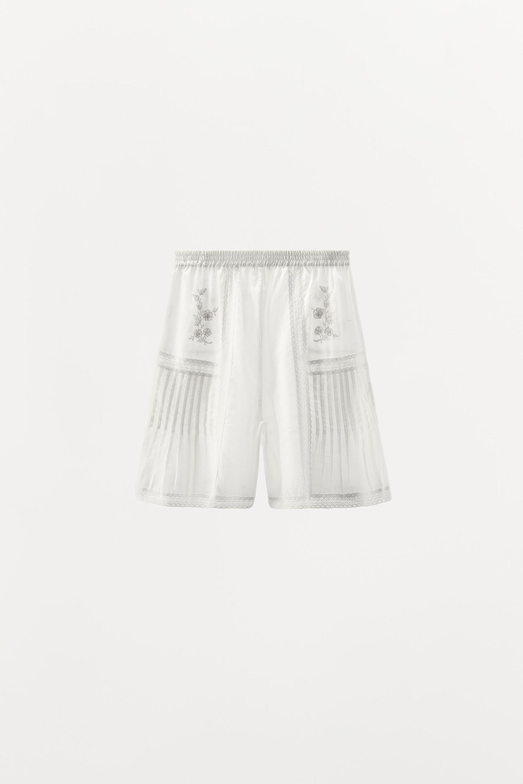 EMBROIDERED LACE BERMUDA SHORTS LIMITED EDITION Product Image