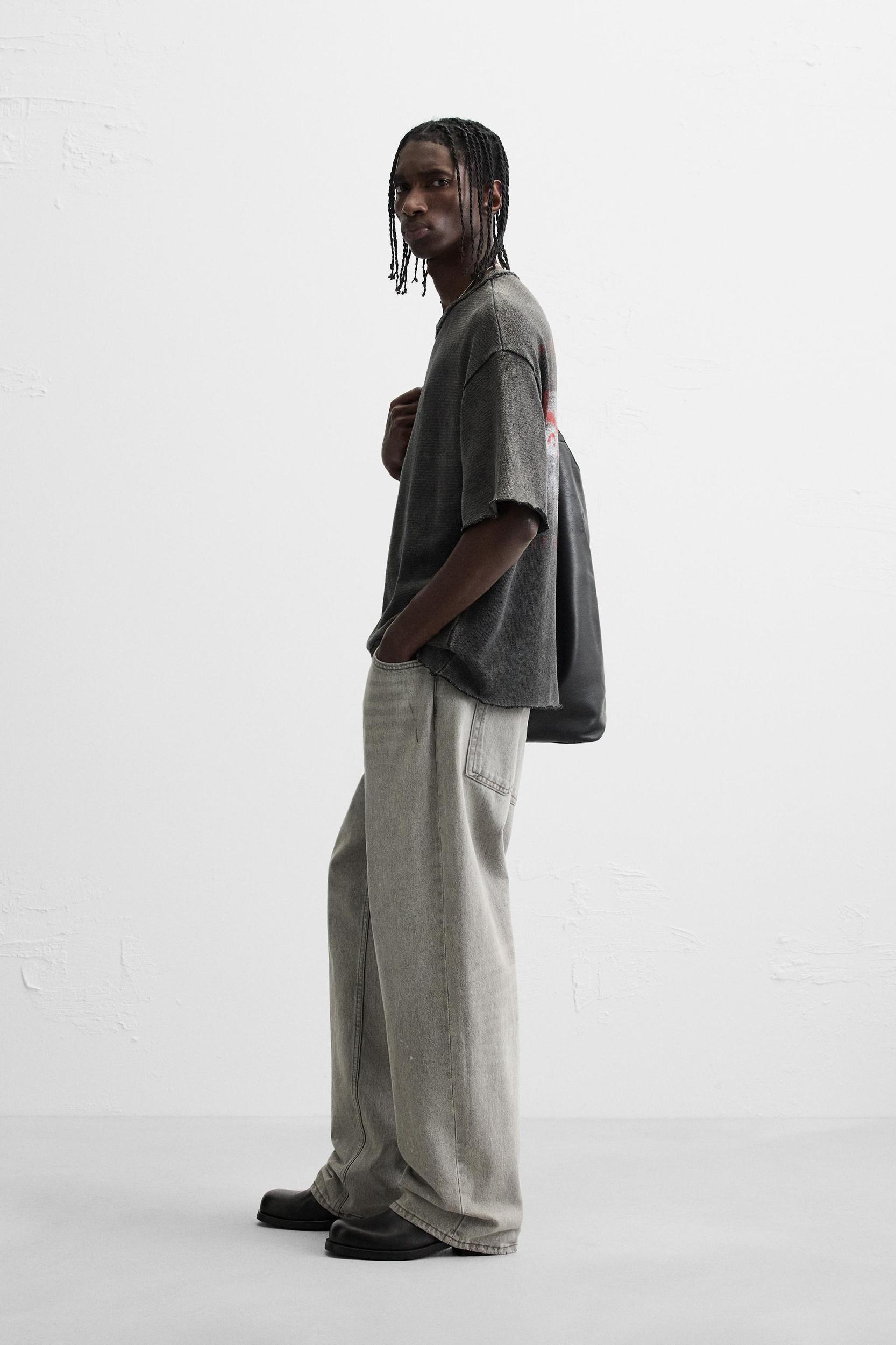 WASHED KNIT PRINT T-SHIRT Product Image