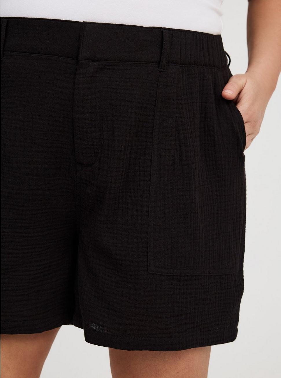 Super High-Rise Trouser Short Product Image