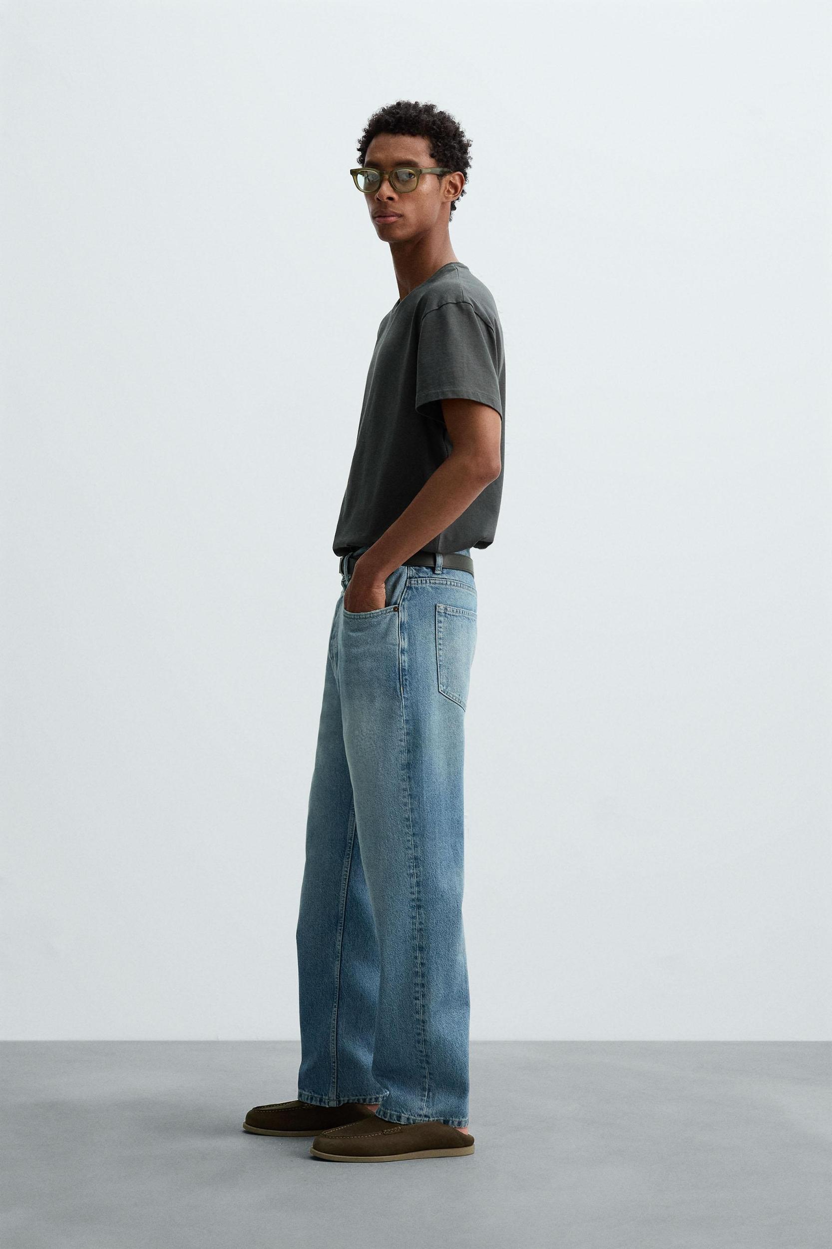 STRAIGHT ANKLE FIT JEANS Product Image