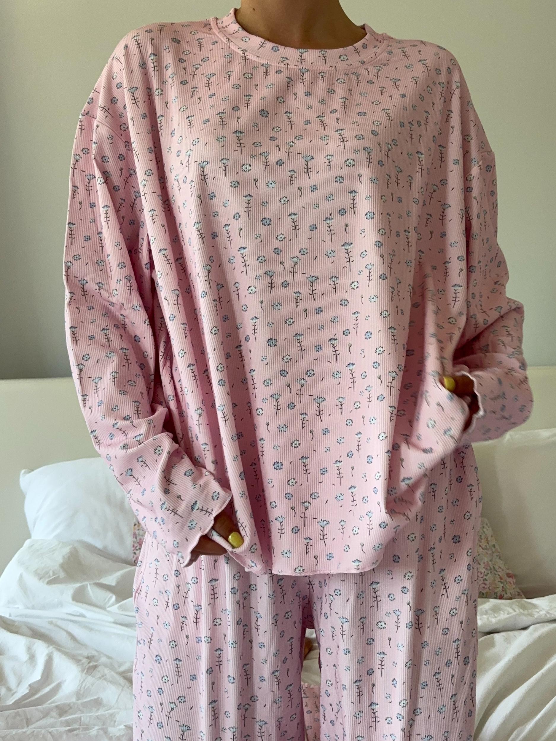 Light Pink Ditsy Floral Long Sleeve Pajama Top Product Image